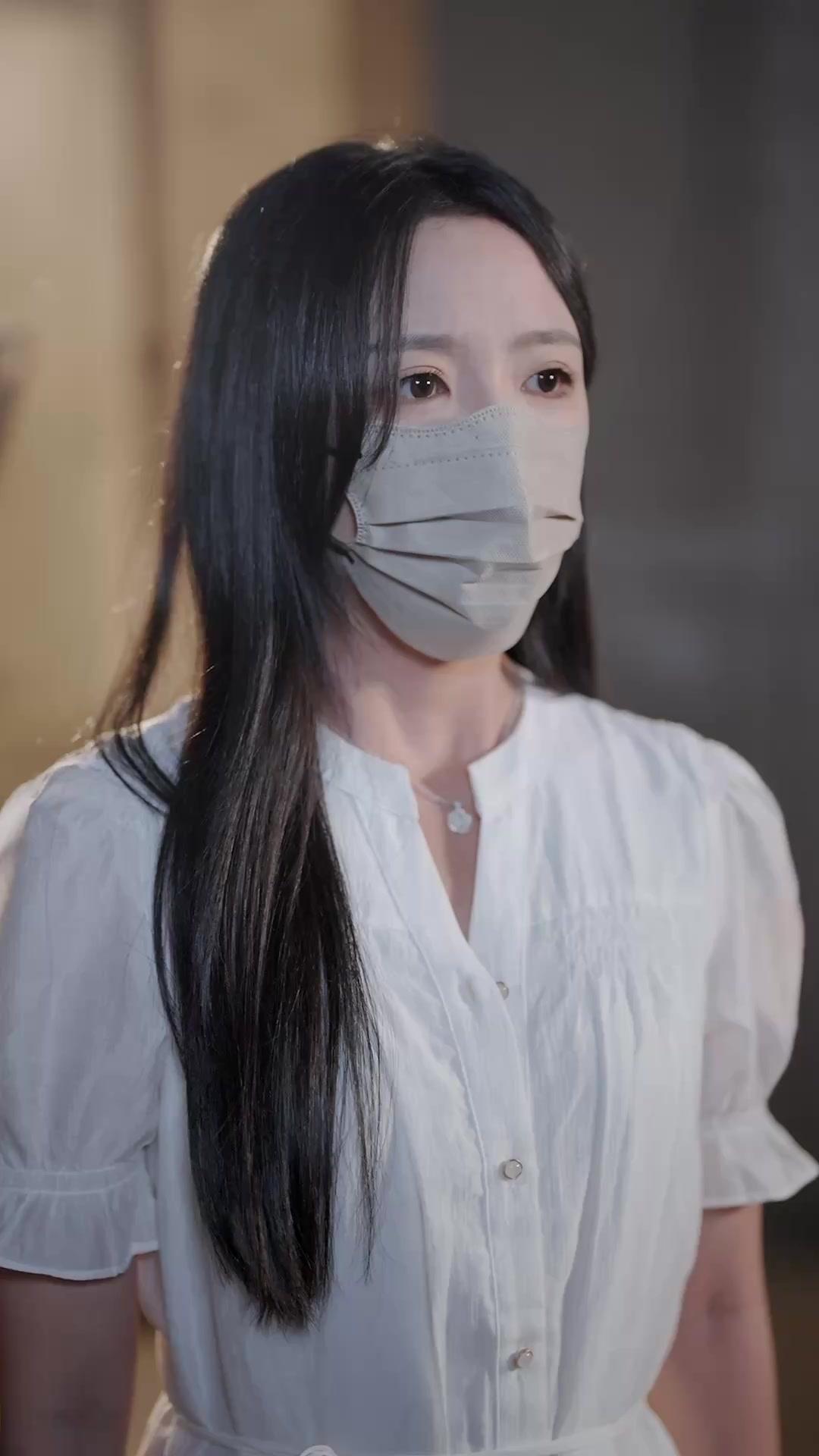 Bayangan Di Balik Senyum Indahmu