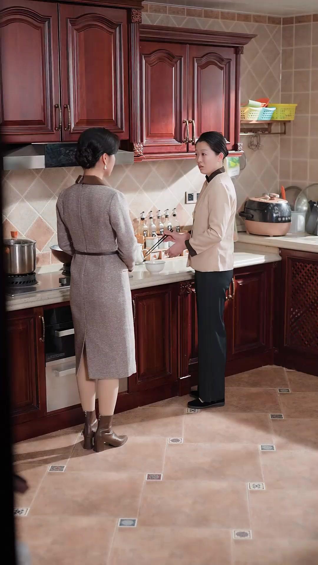 元嫁だけが味方～悪女に殺されかけた社長夫人～