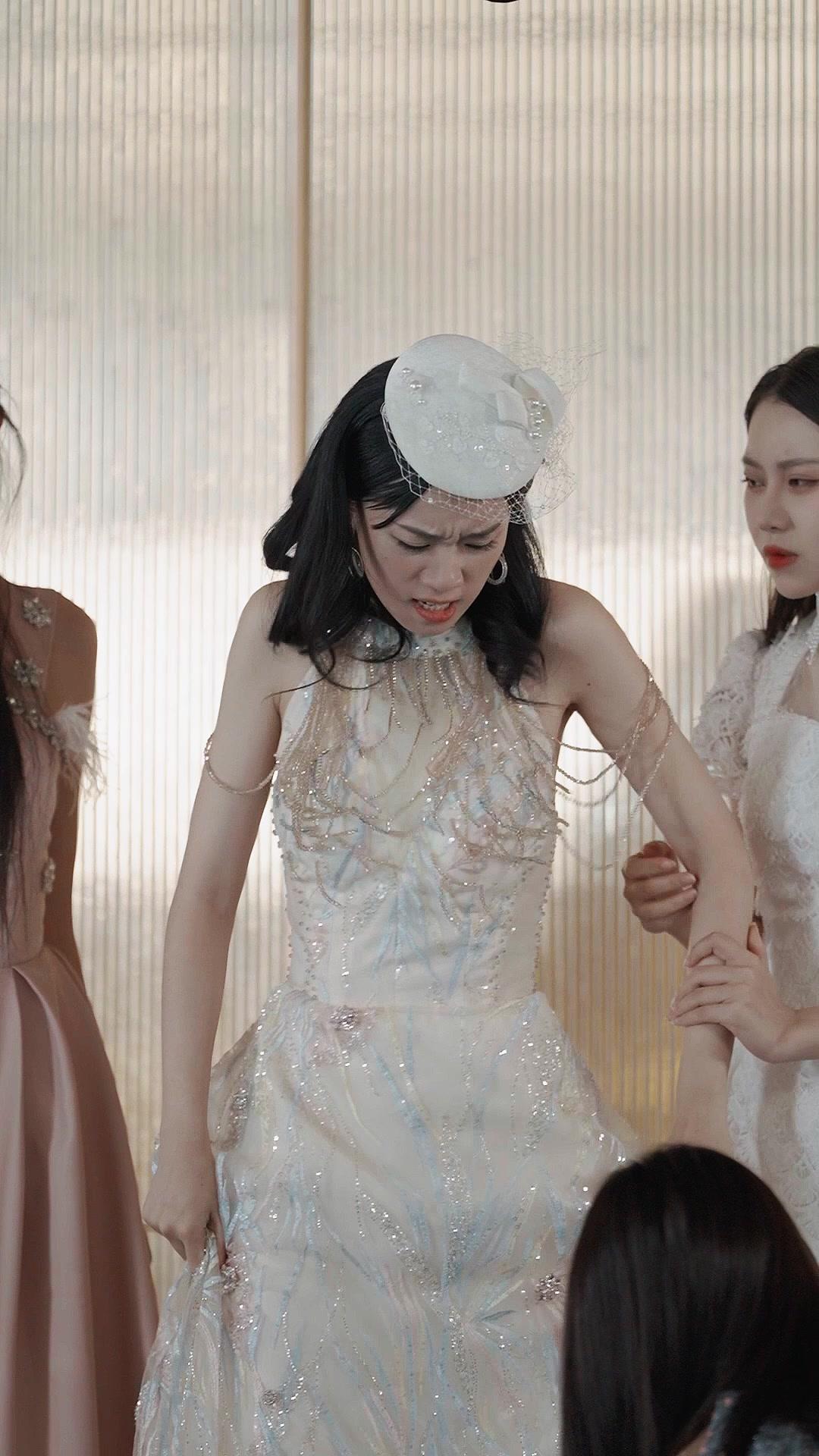 EMBRASSE-MOI JUSQU'À DEMAIN