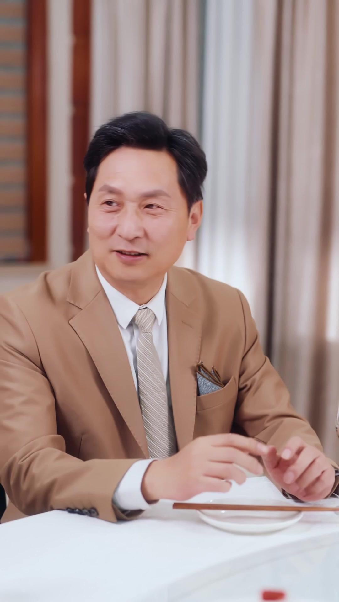 Air Mata di Balik Topeng Bisu