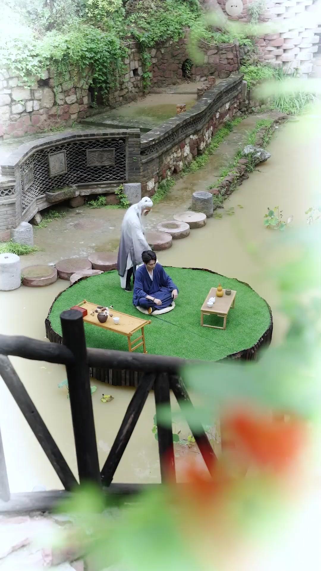 Apa? Tabib itu suamiku?