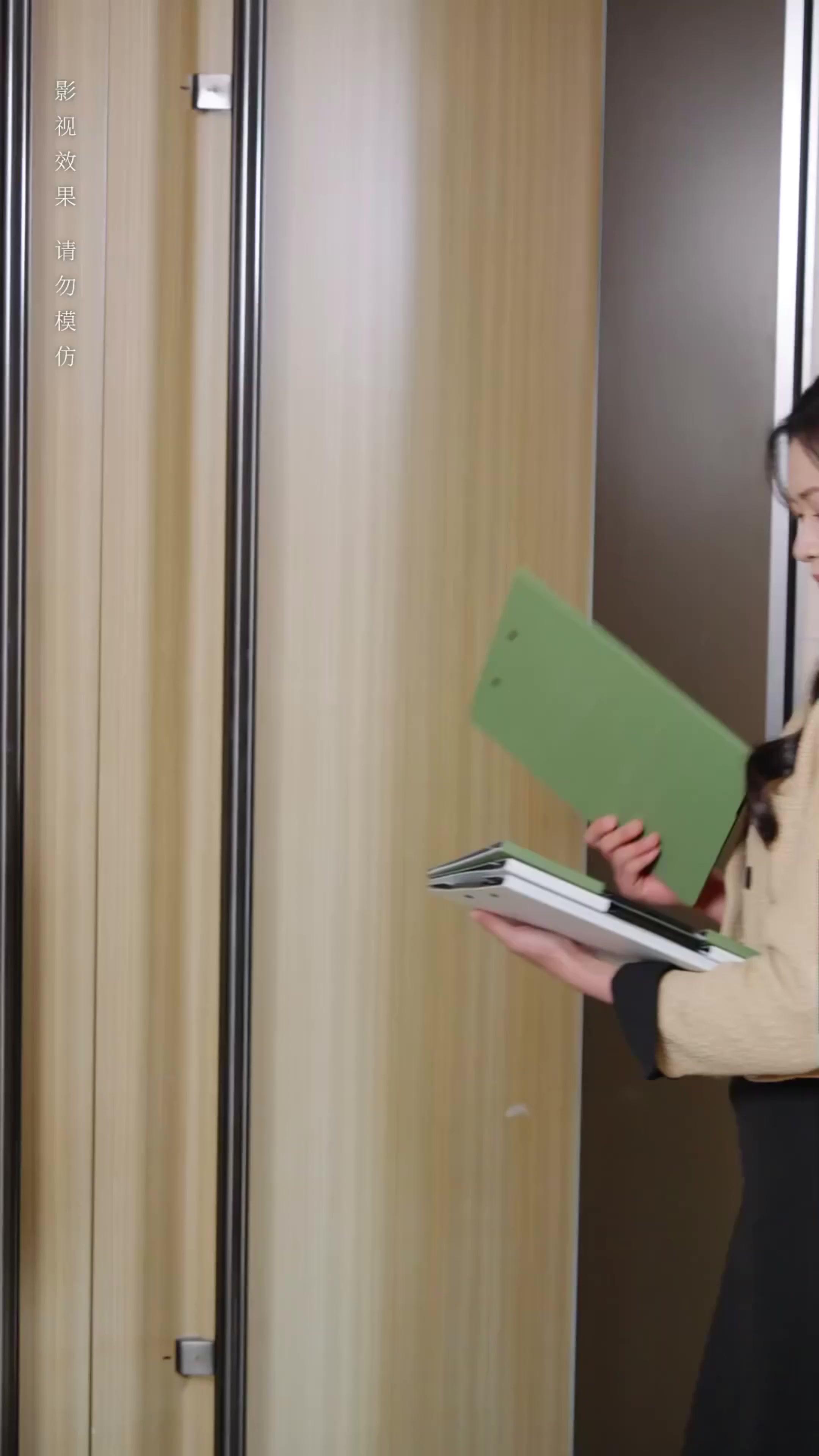 TOURNANT EN ROND POUR TE TROUVER