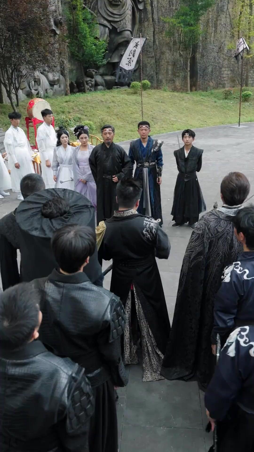 Leluhur Kecil Penyelamat Keluarga