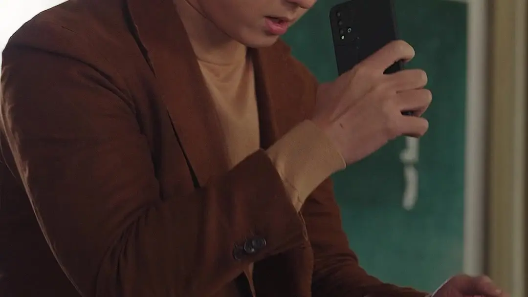 When the Suit Can’t Hide the Panic