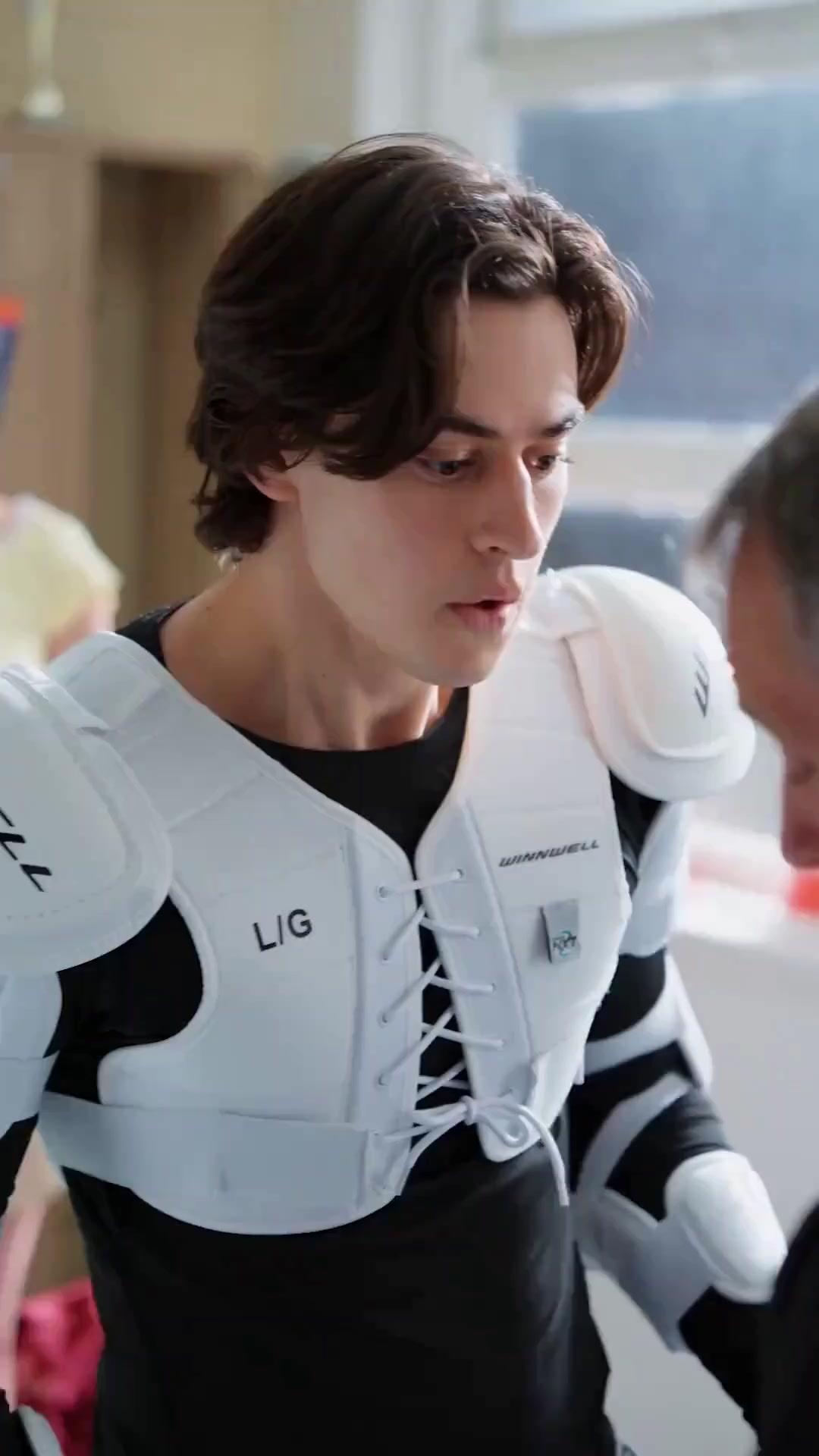 (Synchro) Abschiedskuss in der Antarktis：Tschüss, mein Eishockey-Prinz