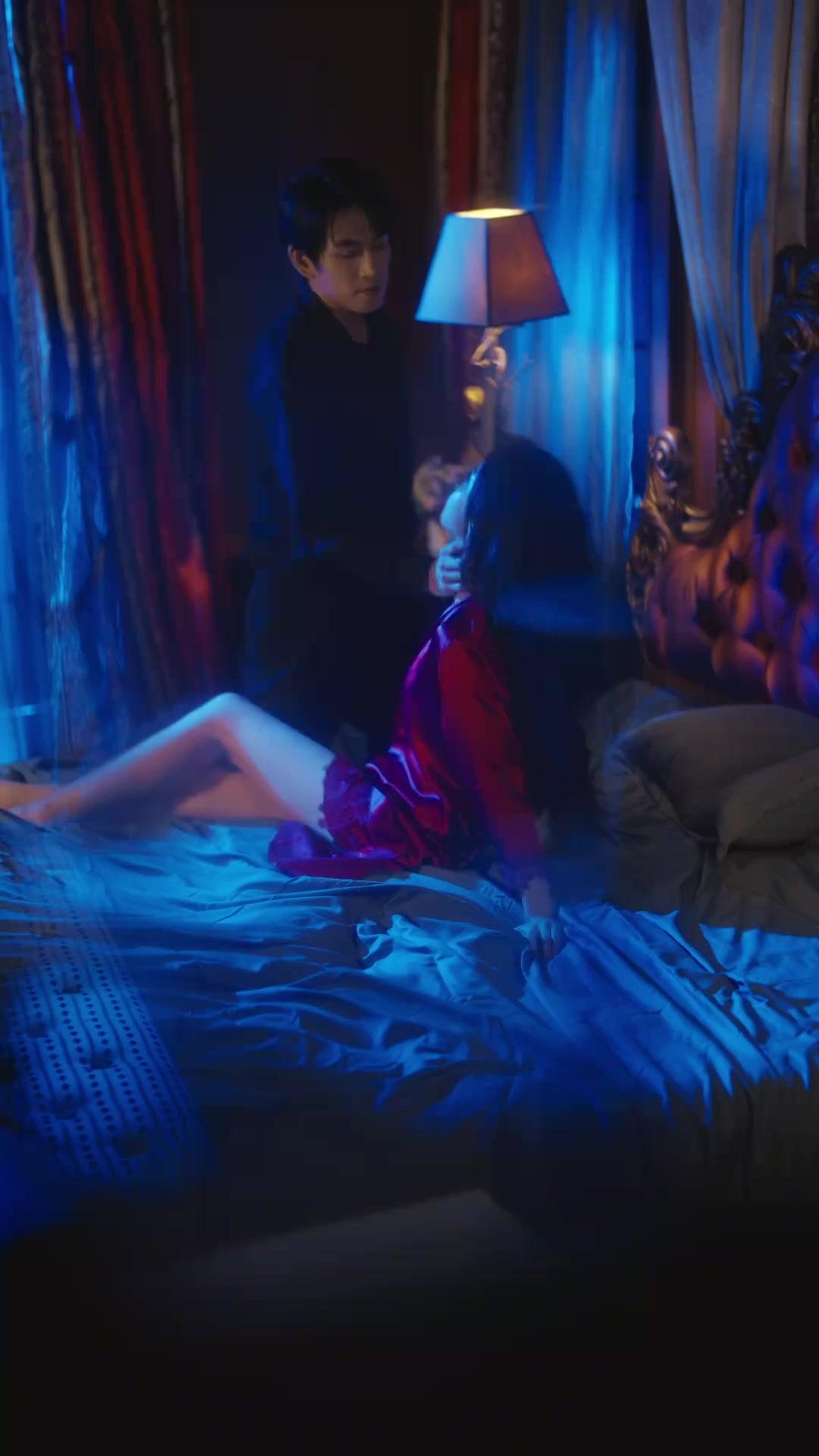 Bước Trong Sương Đêm