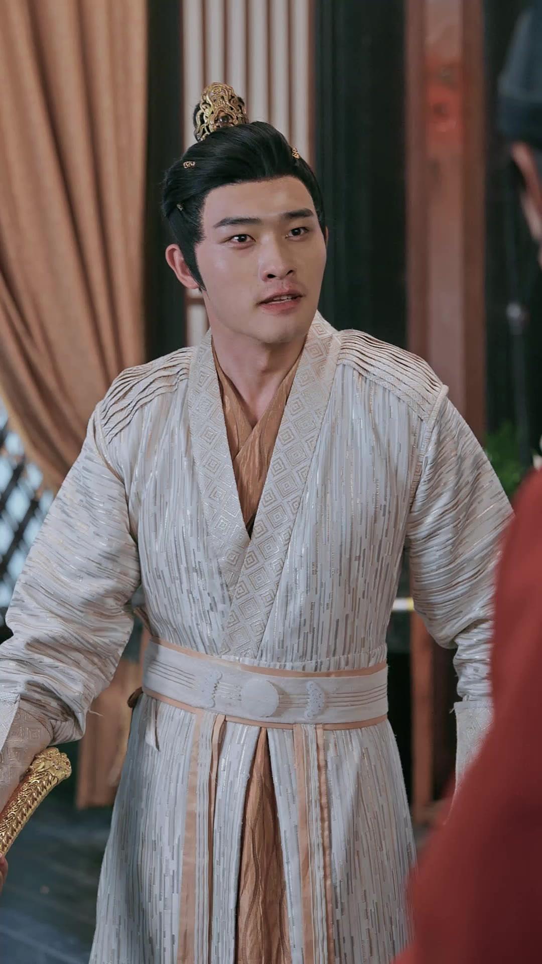 سيف الطاغية: صعود الأمير المنبوذ