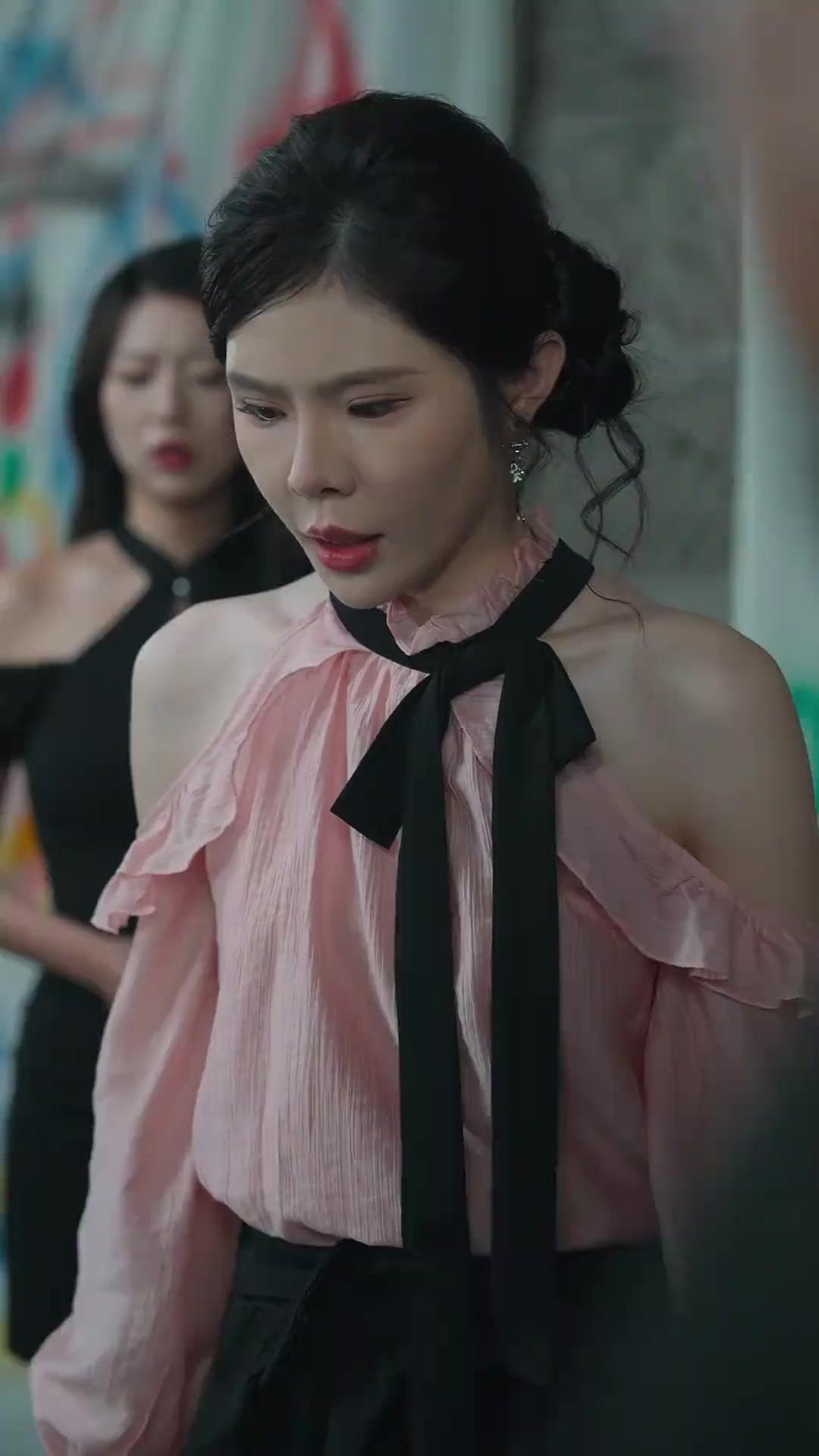 (Lồng tiếng)Bí Mật Trên Bàn Bài