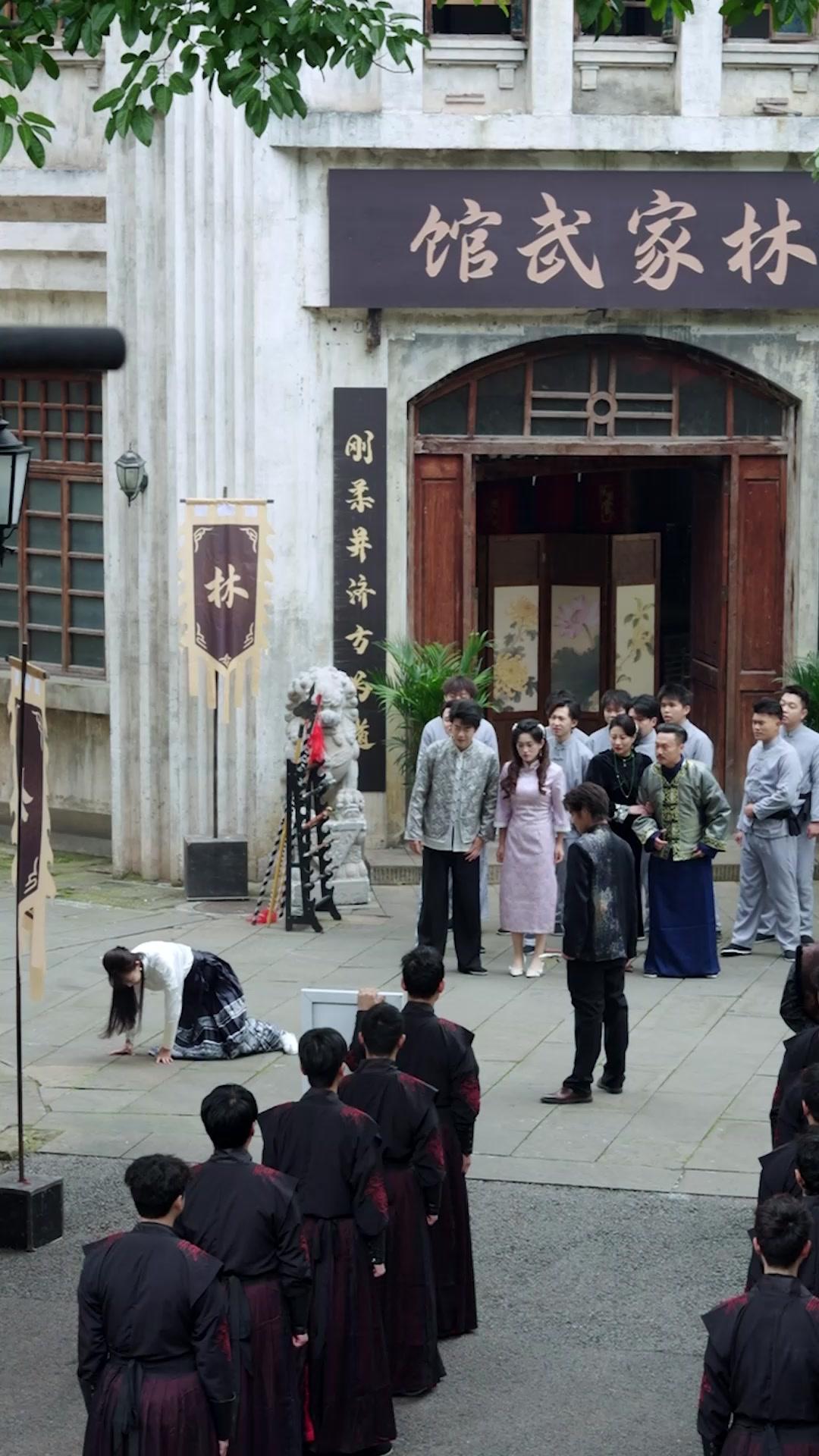 失憶天尊，扮豬吃虎護妻