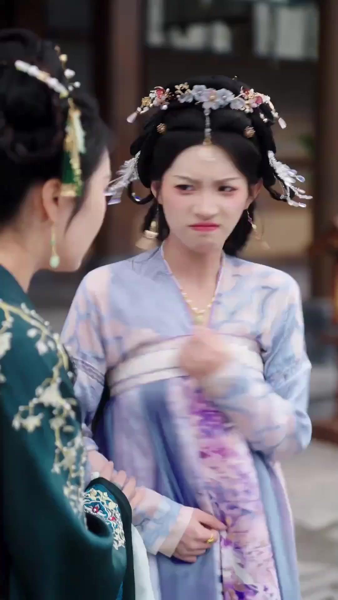 (พากย์เสียง) จากเหยื่อ สู่ผู้ล่าบัลลังก์