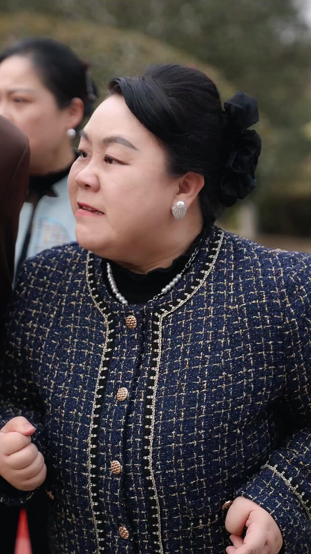 When the Heiress Marries Far