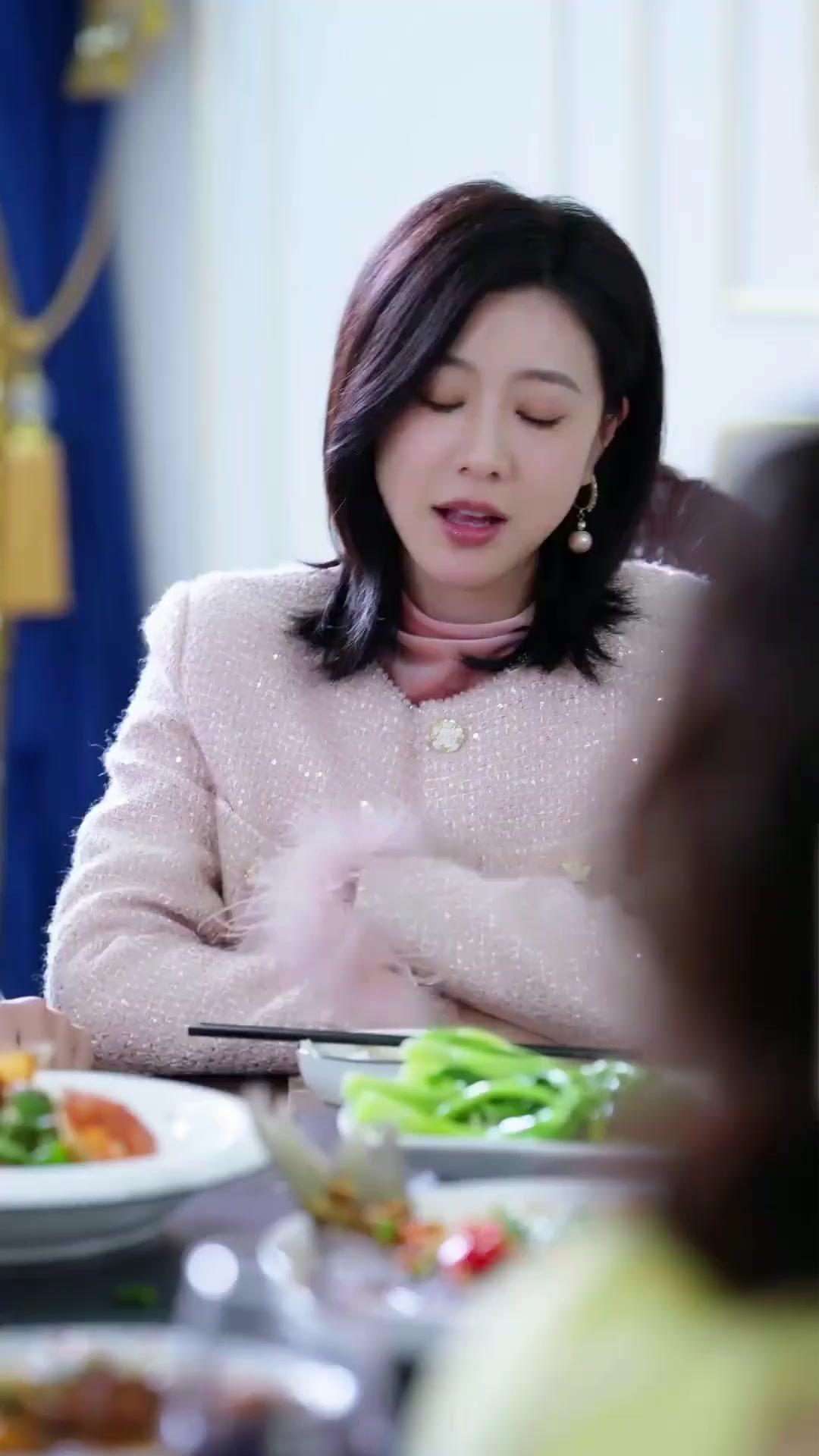 (Dublagem) Renascidas: A Escolha do Destino