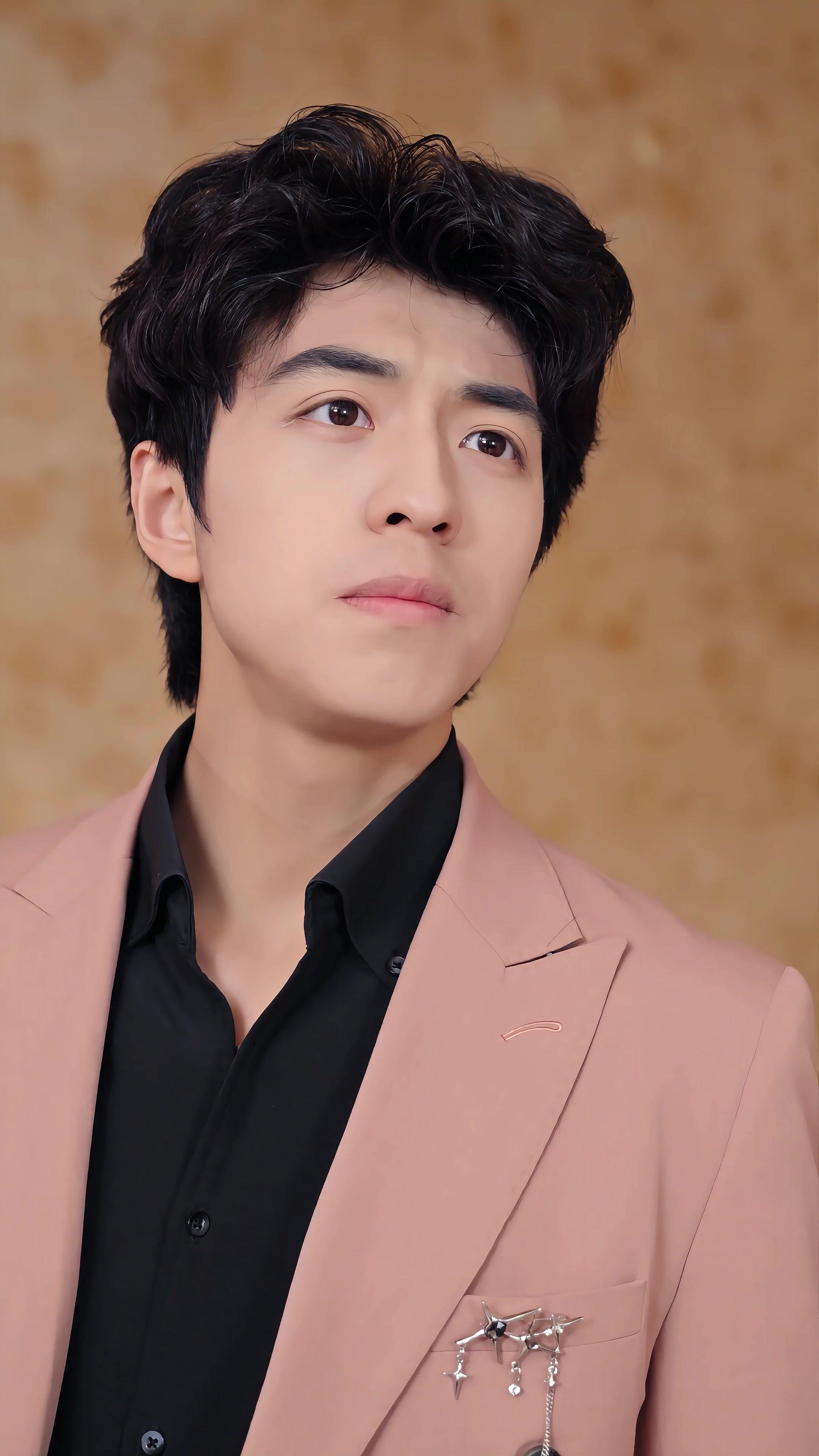 Bé Rồng Đến Chúc Phúc