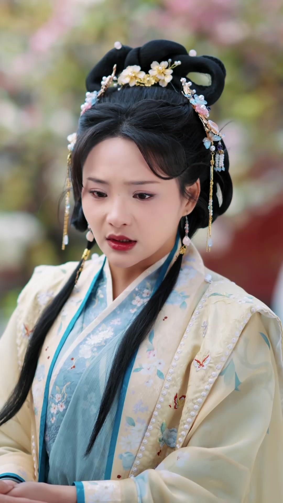  Putri Hoki Bikin Heboh Istana