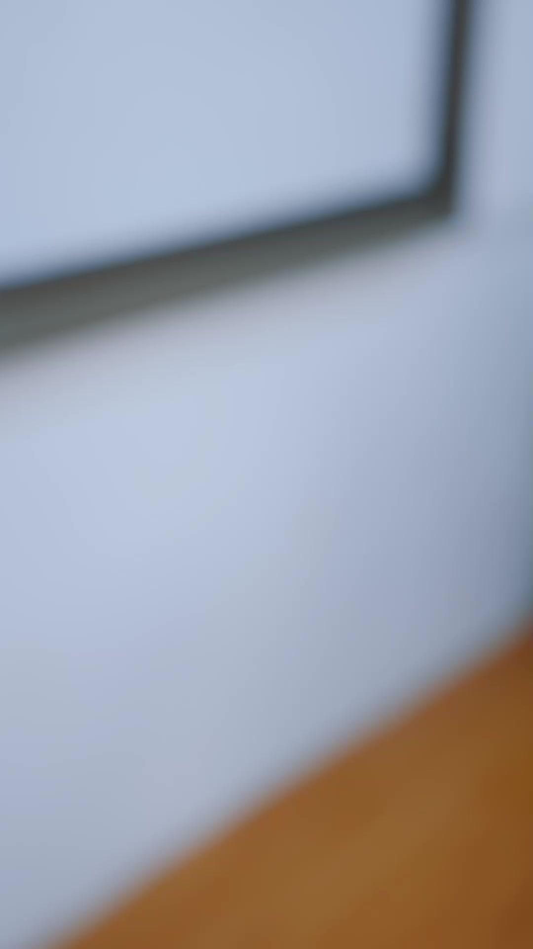 Air Mata di Balik Topeng Bisu