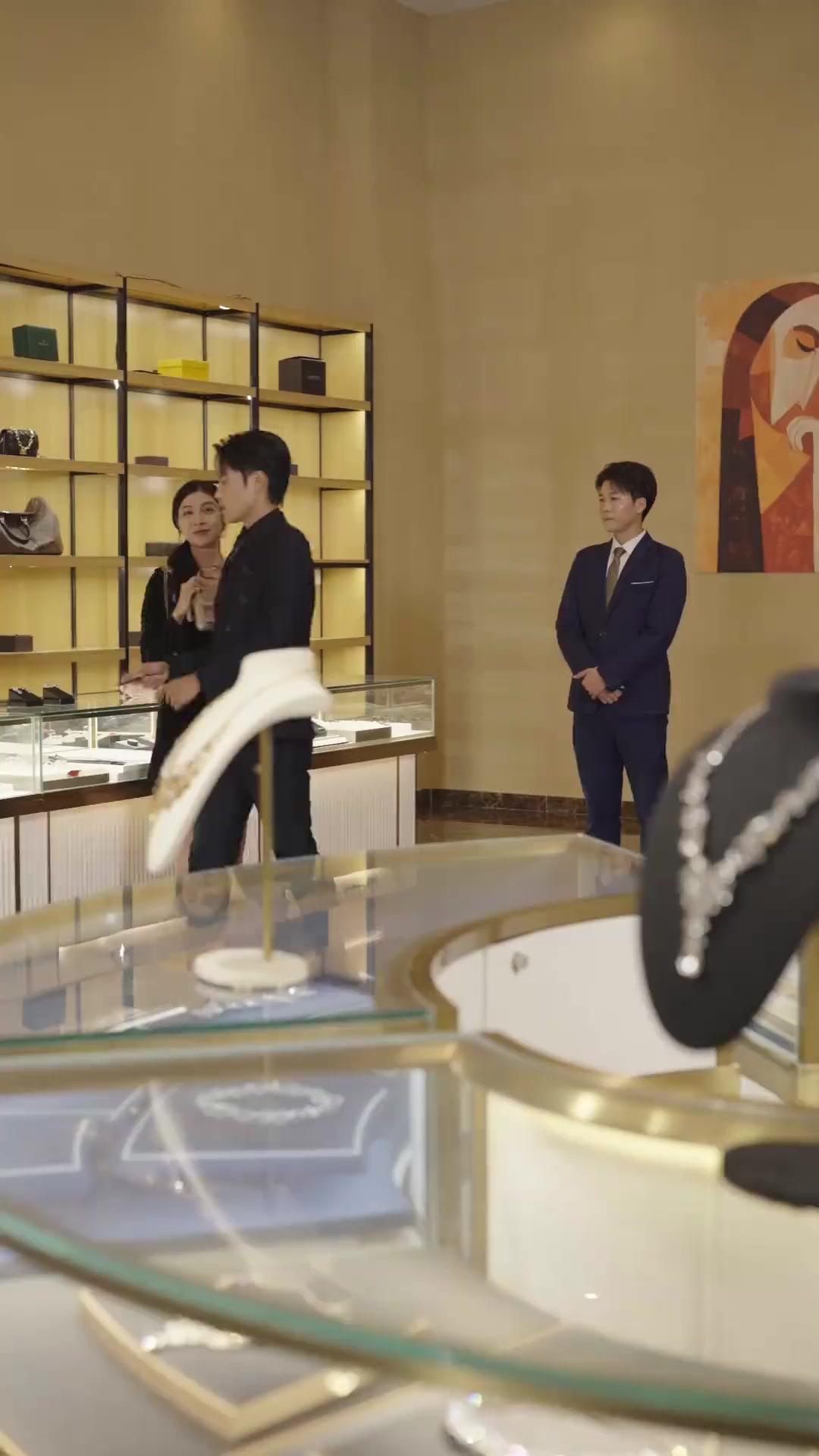 Beyefendi, Mührünüzü Düşürdünüz!