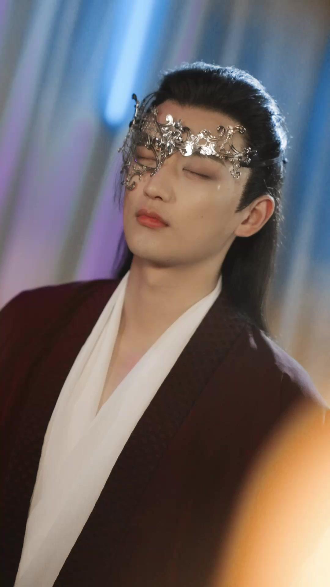 FLEUR DÉCHUE, ÂME EN COLÈRE