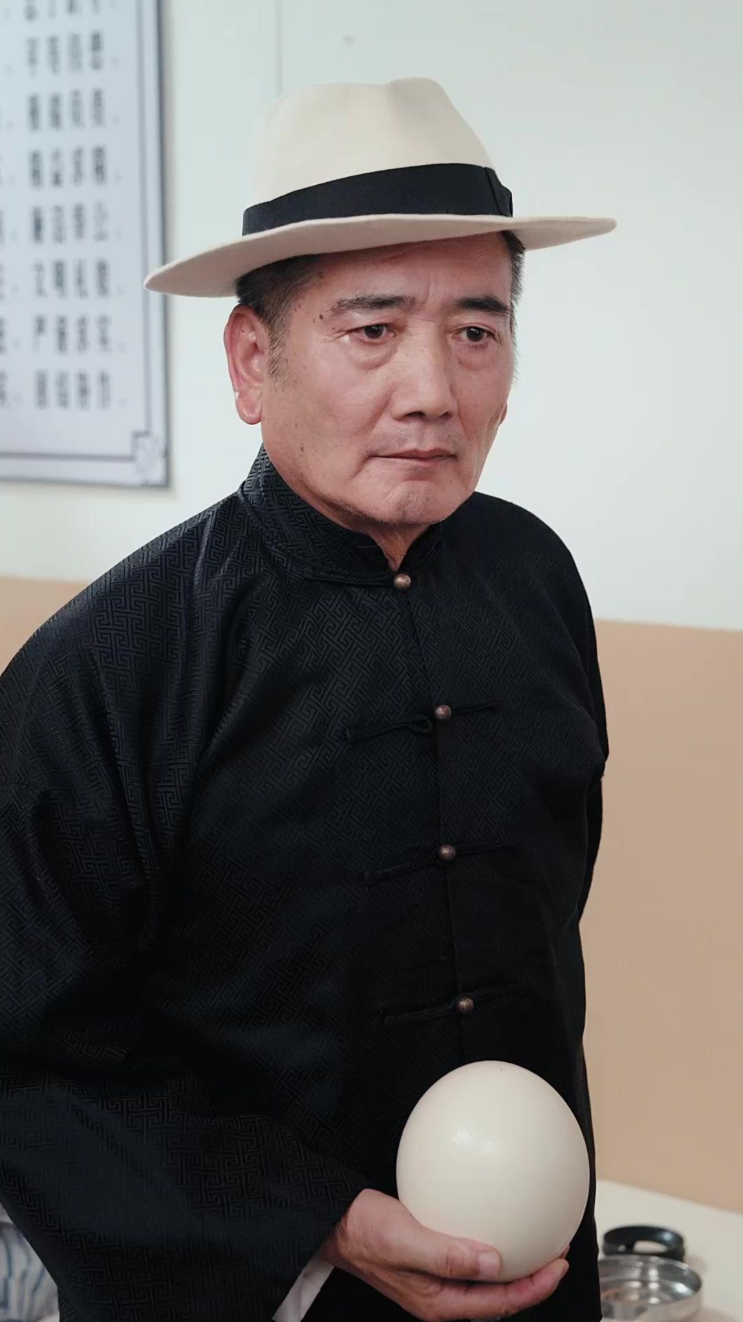 مودة القمر، شوق أبدي