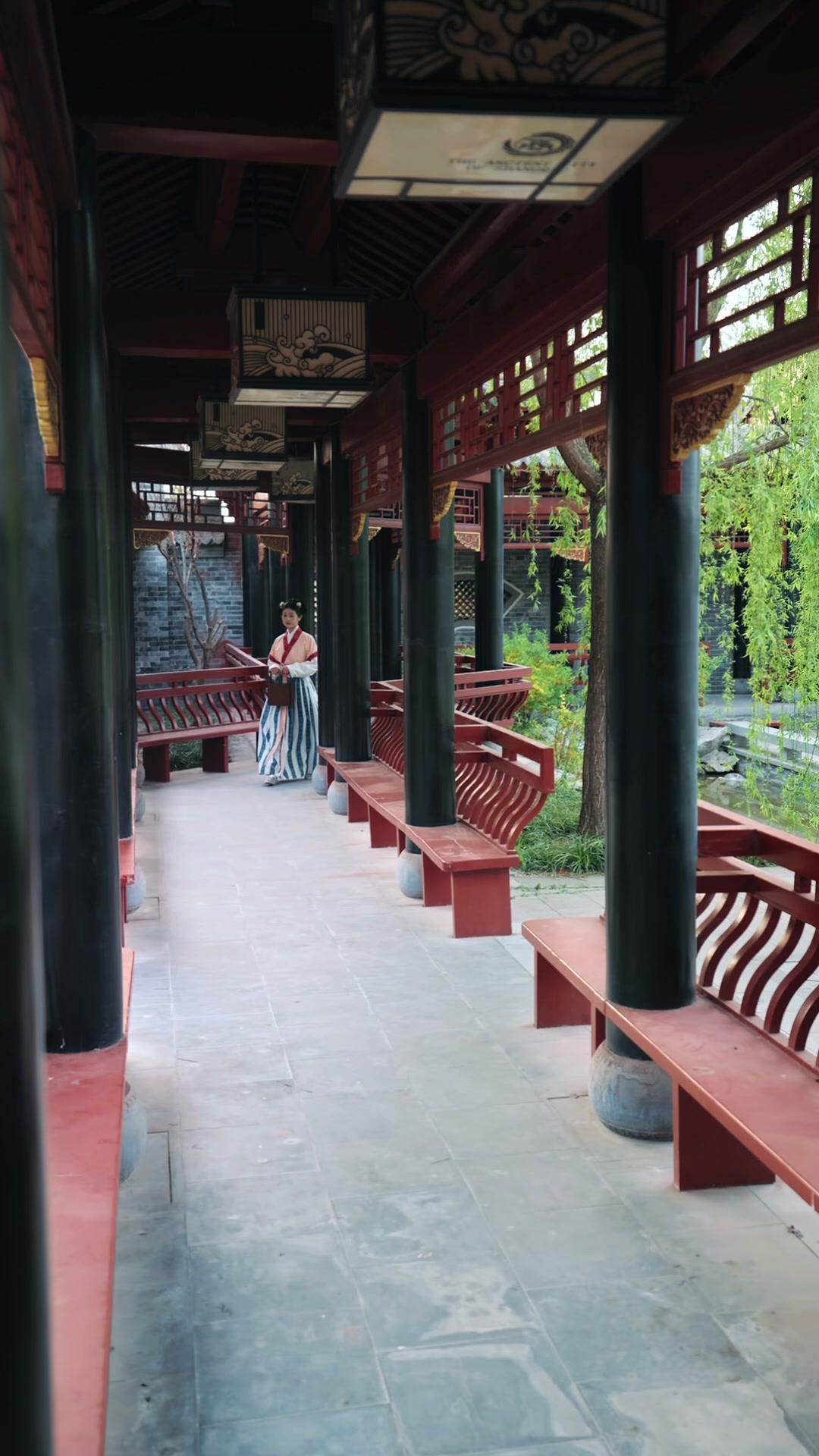 Puteri Si Miskin Menakluk Istana