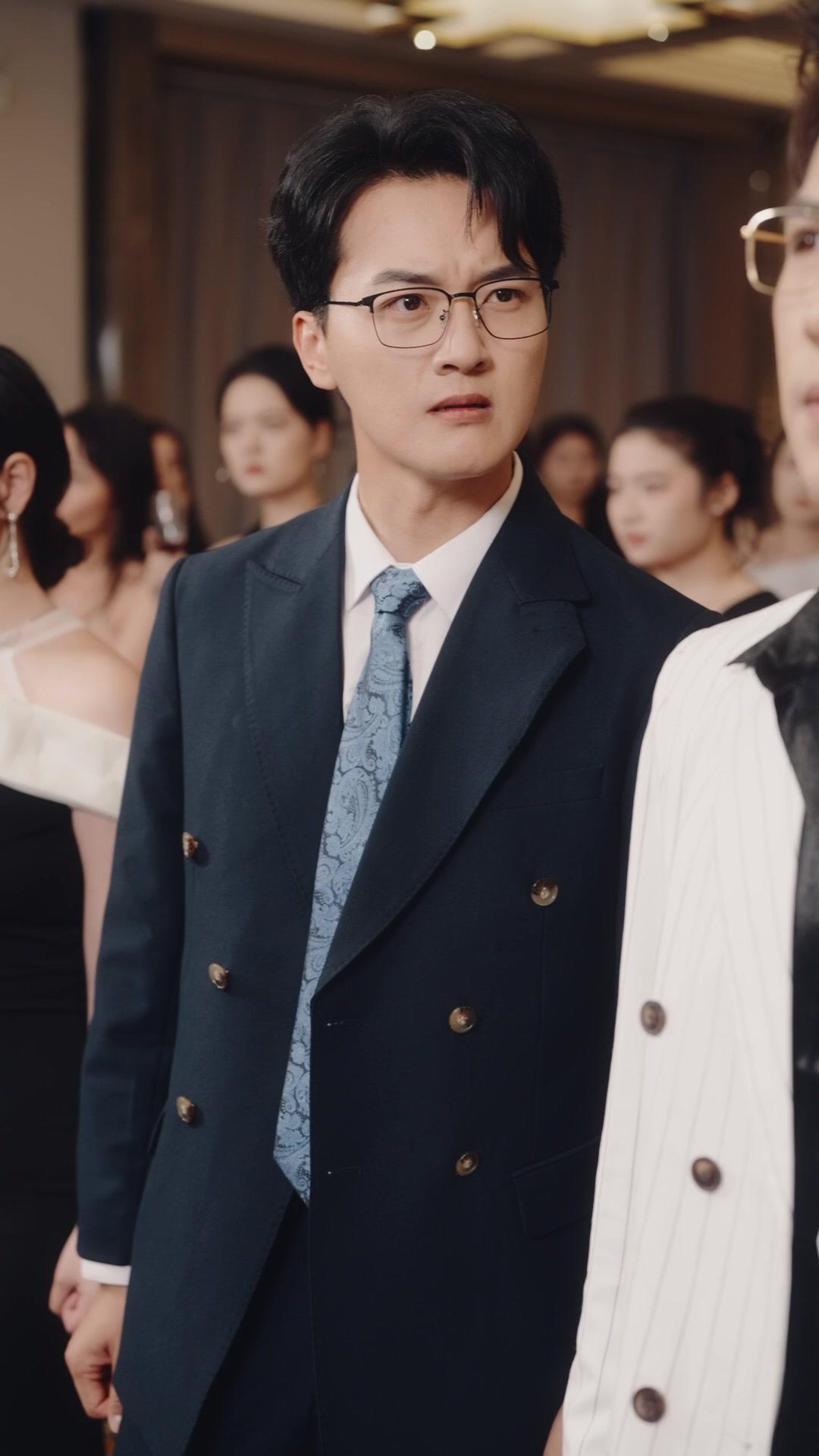 Seragam Perang di Balik Apron