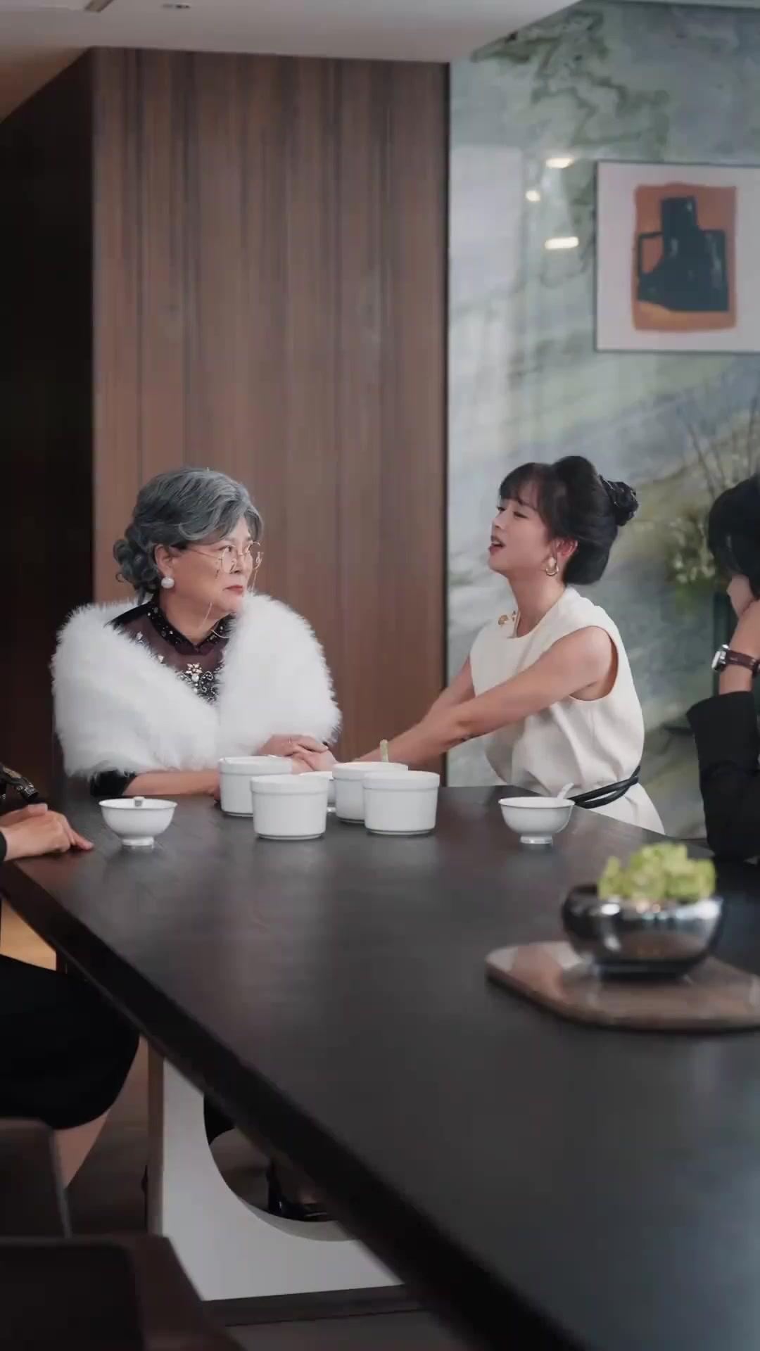 The Healing Girl and Her Devoted CEO