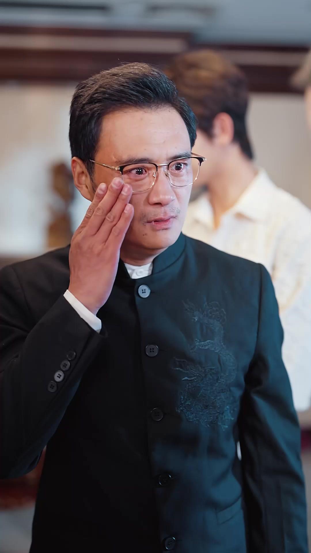 Llegó en la oscuridad