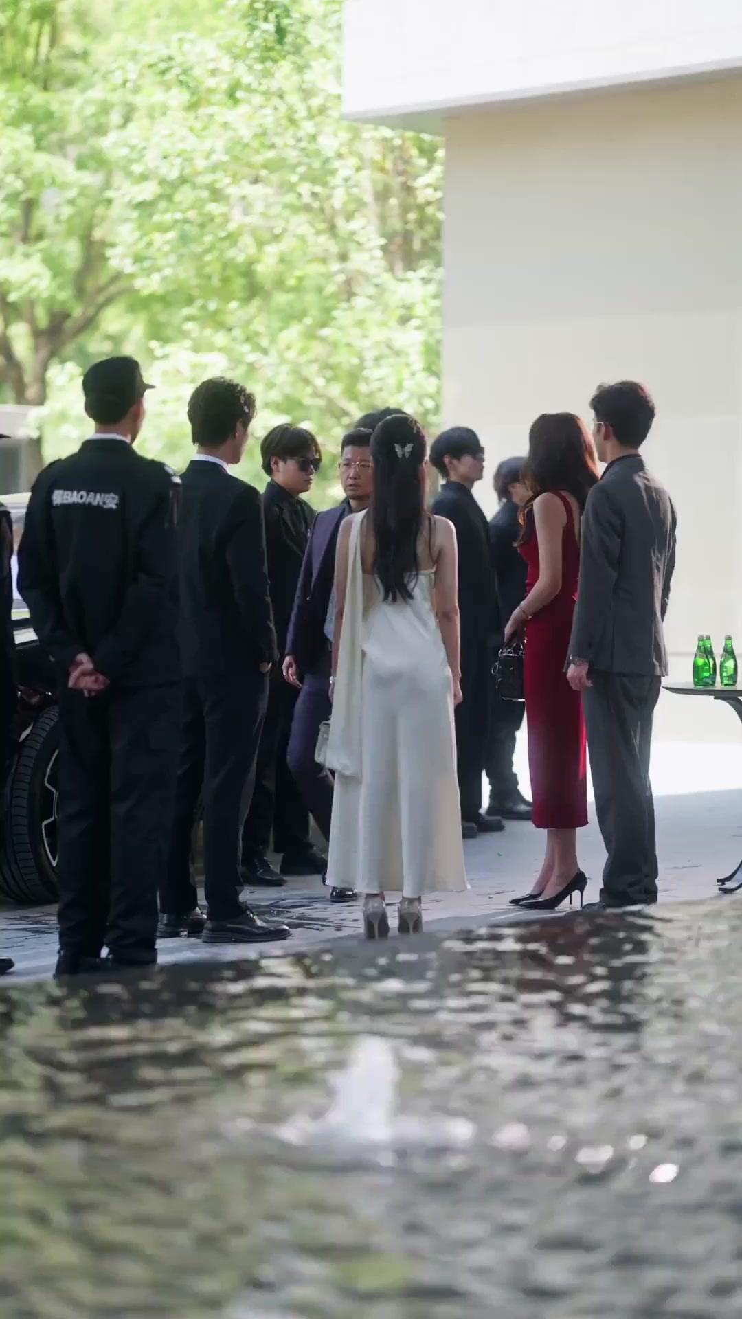  سحقًا للأكاذيب: تاجٌ لكِ