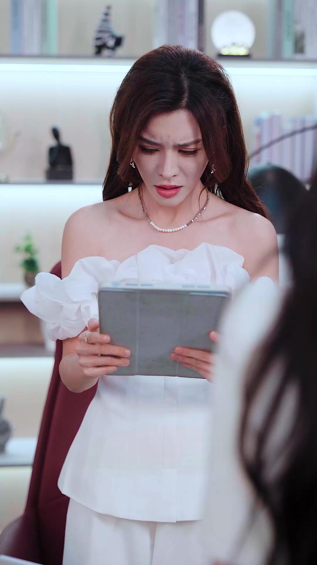 她棄明珠，他遇星光