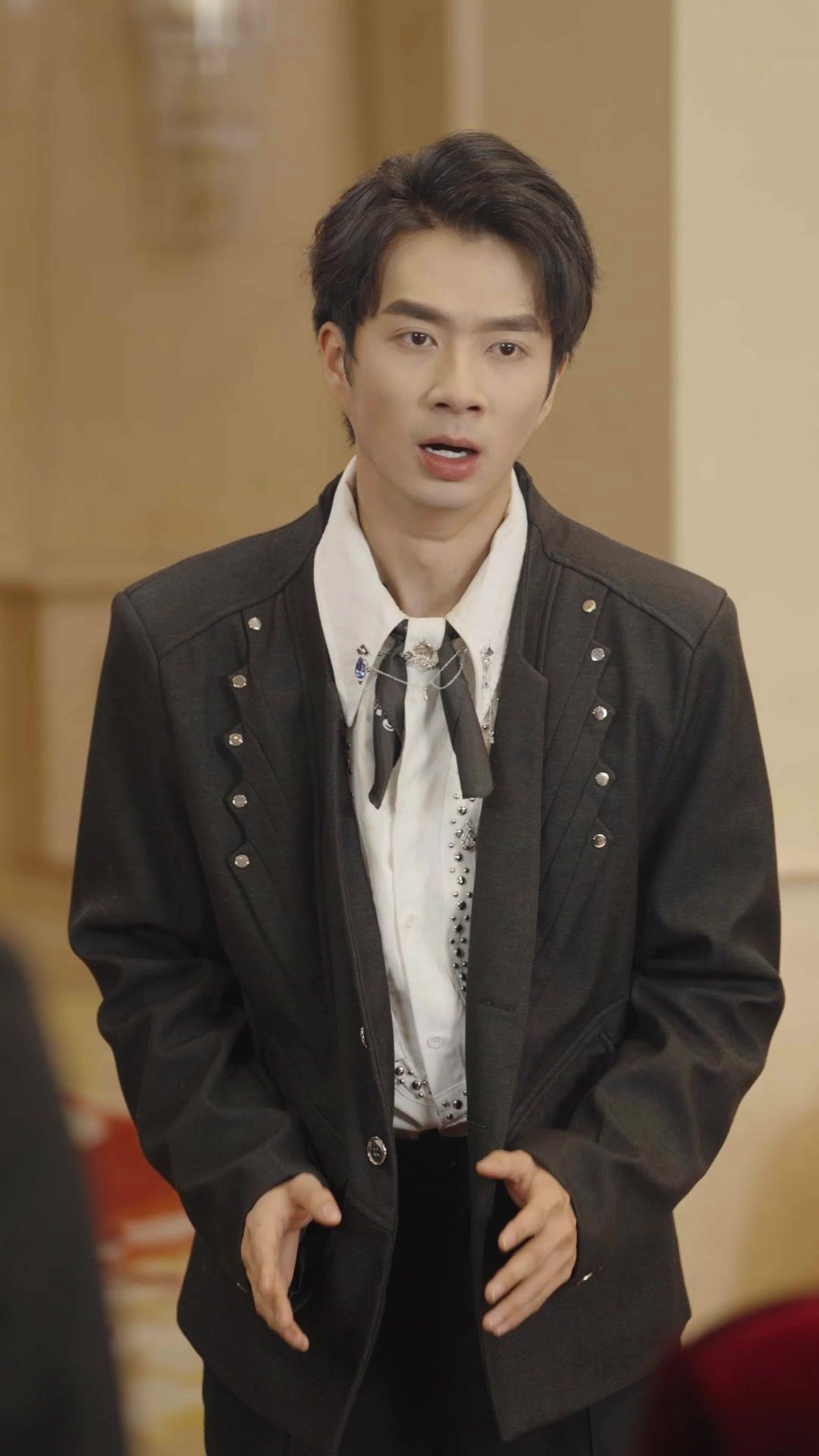 A Tia da Cantina É a Verdadeira Chefe