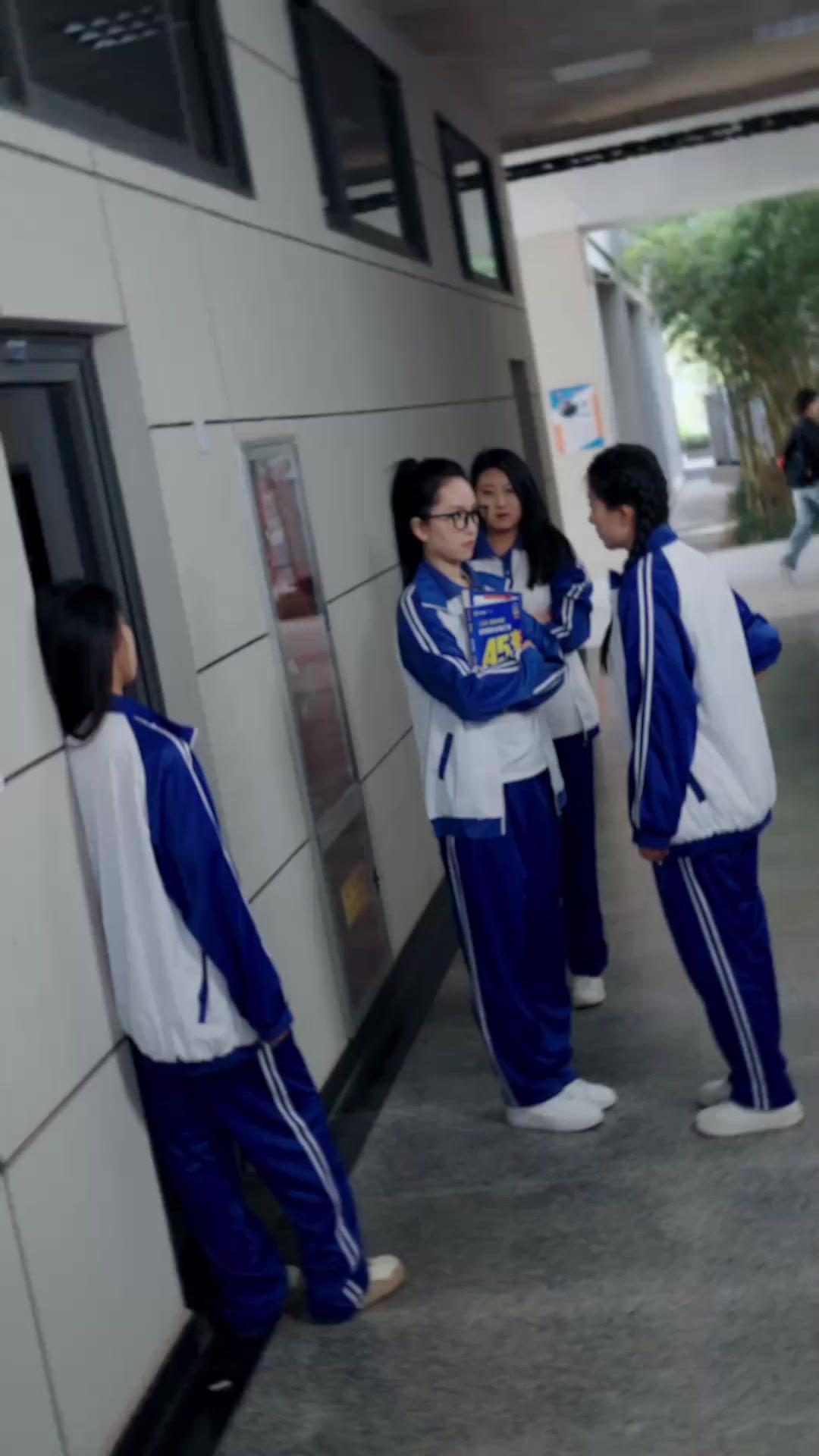 Cahaya Bulan Terkandas