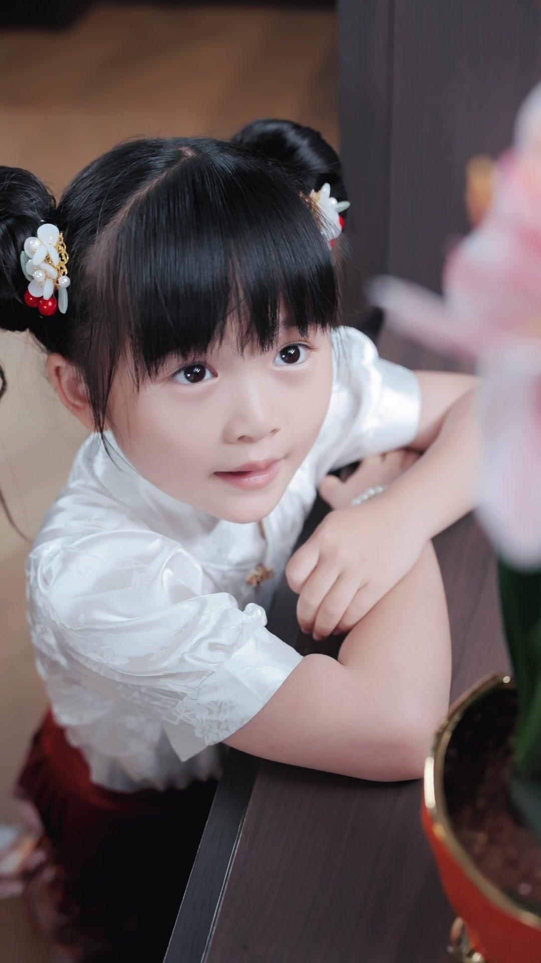 Kuasa ajaib Layla: Boleh bercakap dengan tumbuhan!