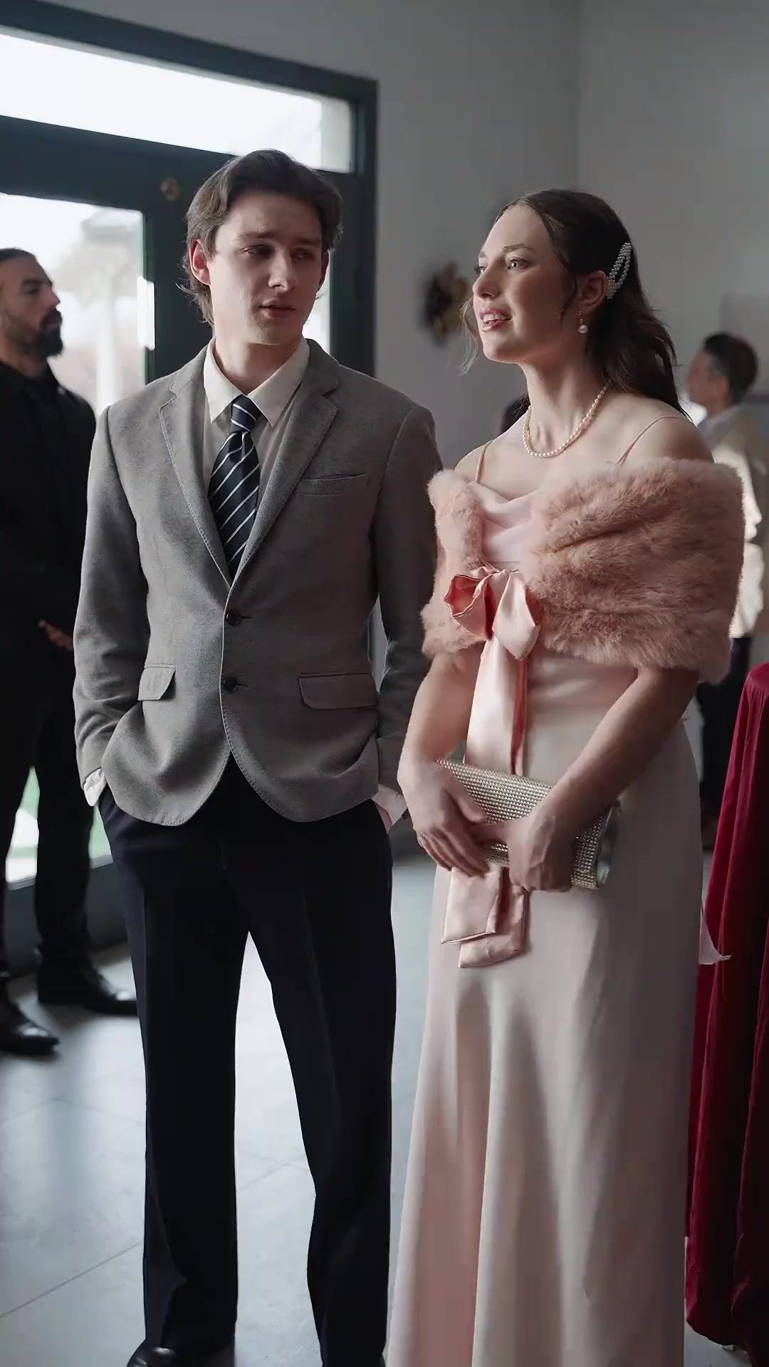 (Doblado)Reina de la música