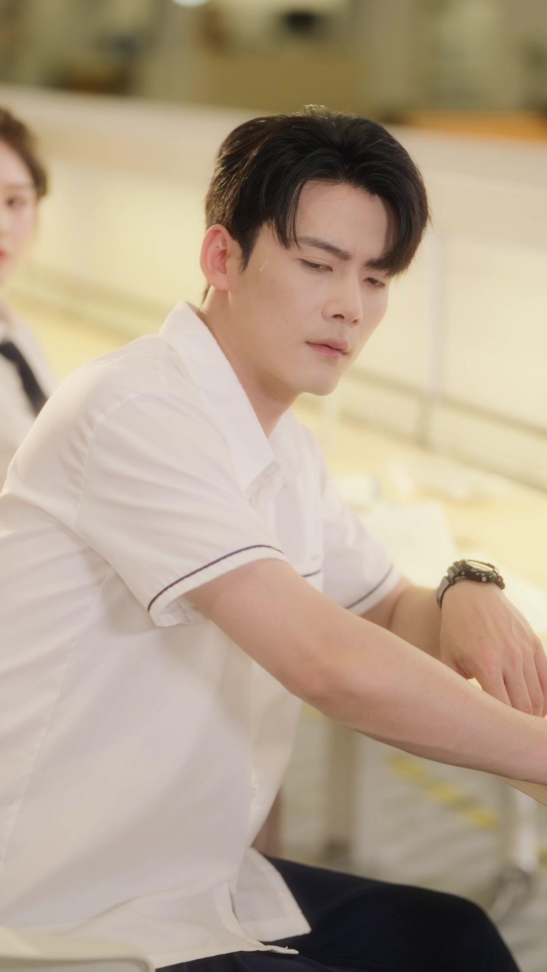 Dewi Sekolah Balik Naksir