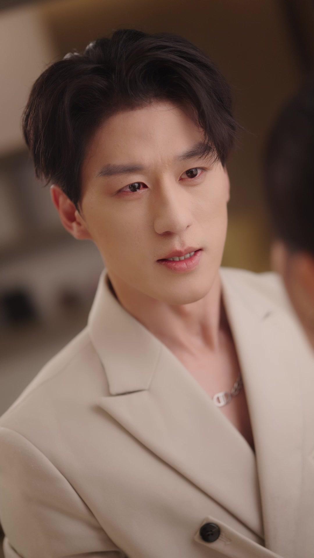 The Billionaire Disguises to Claim Me?