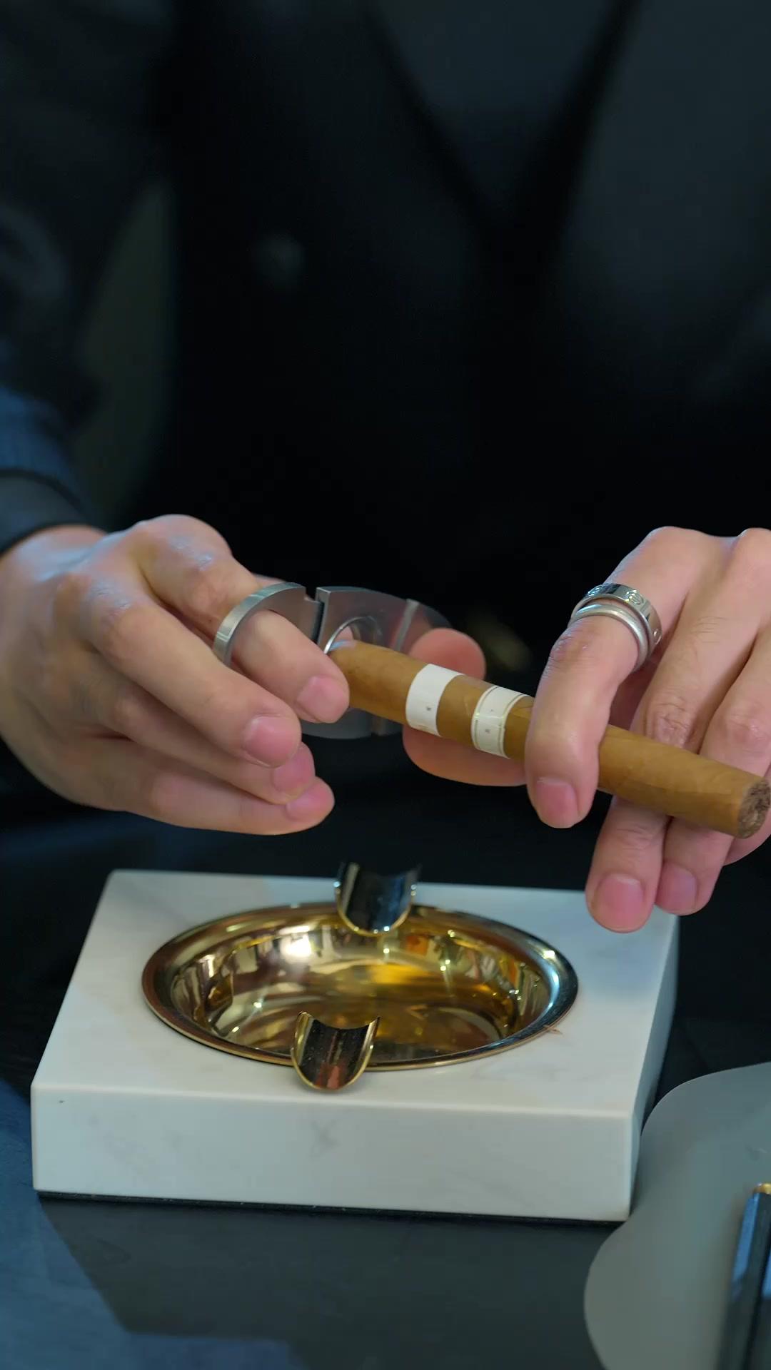 Gölgeler Senfonisinde Aşk