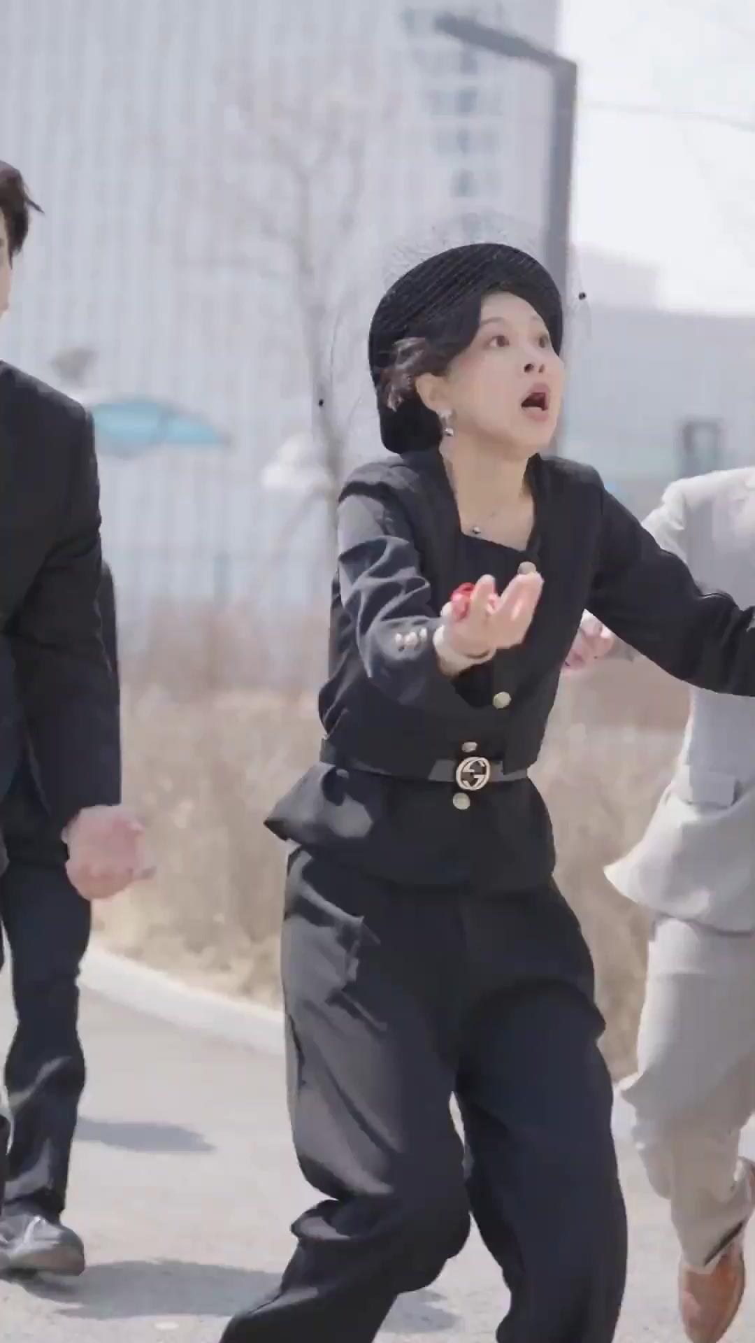 (พากย์เสียง) พระนางหล่อสวย