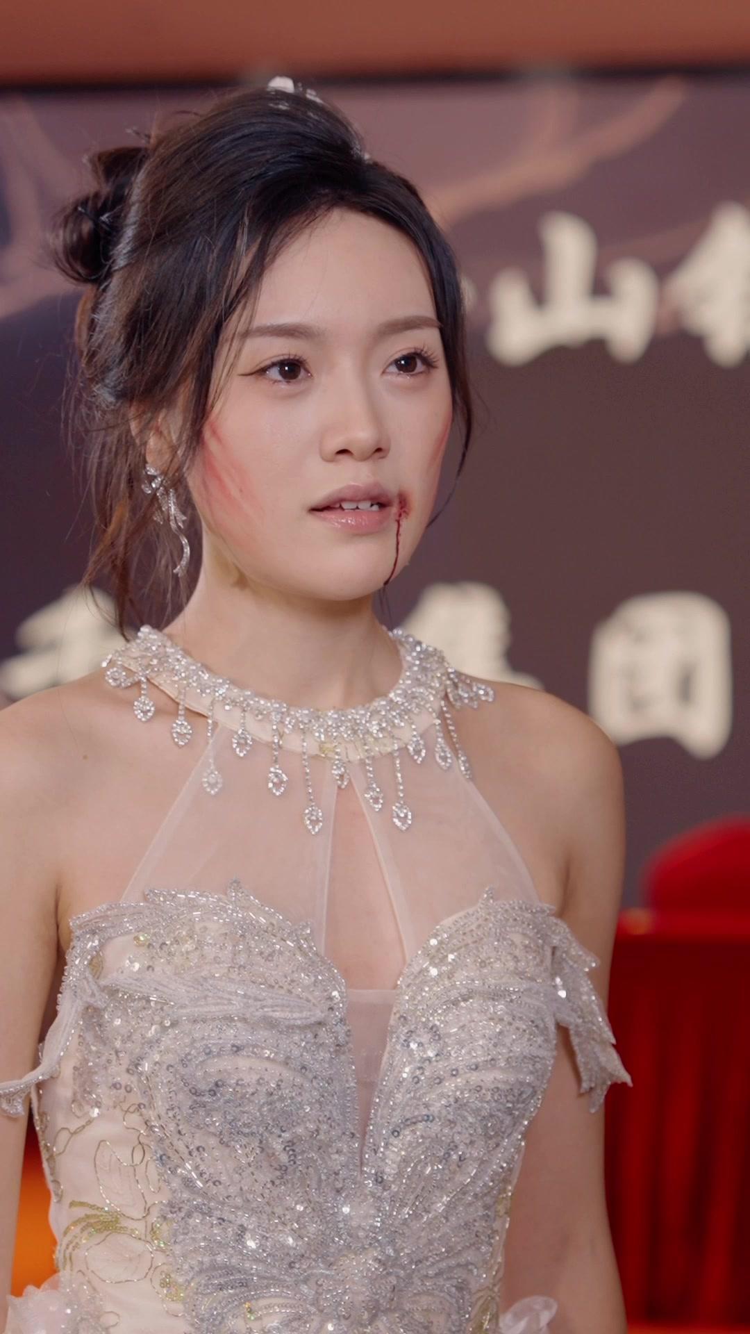 ¡Ella es mi nuera, respetenla!