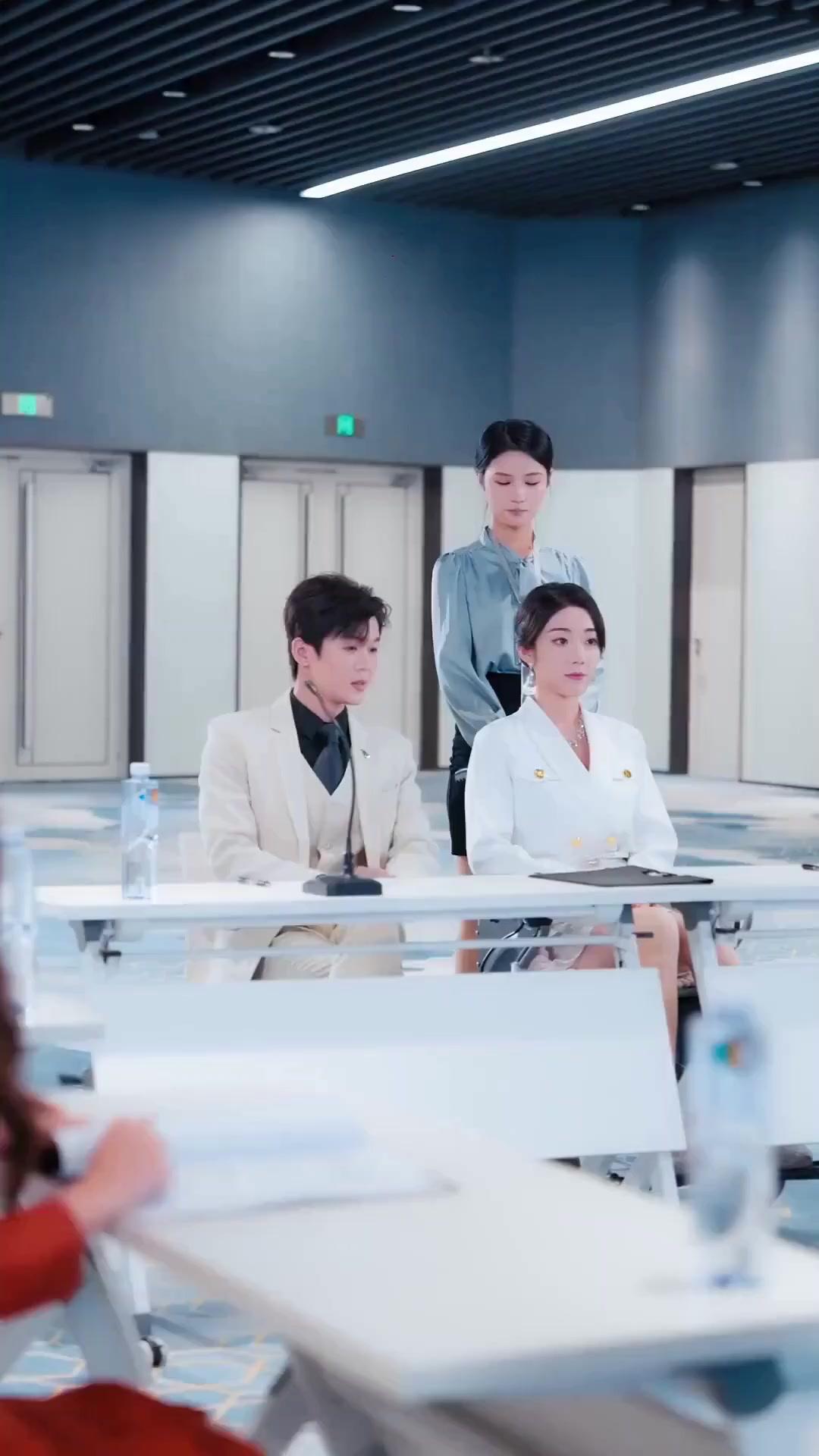 (Lồng tiếng) Không Thể Chạm Tới