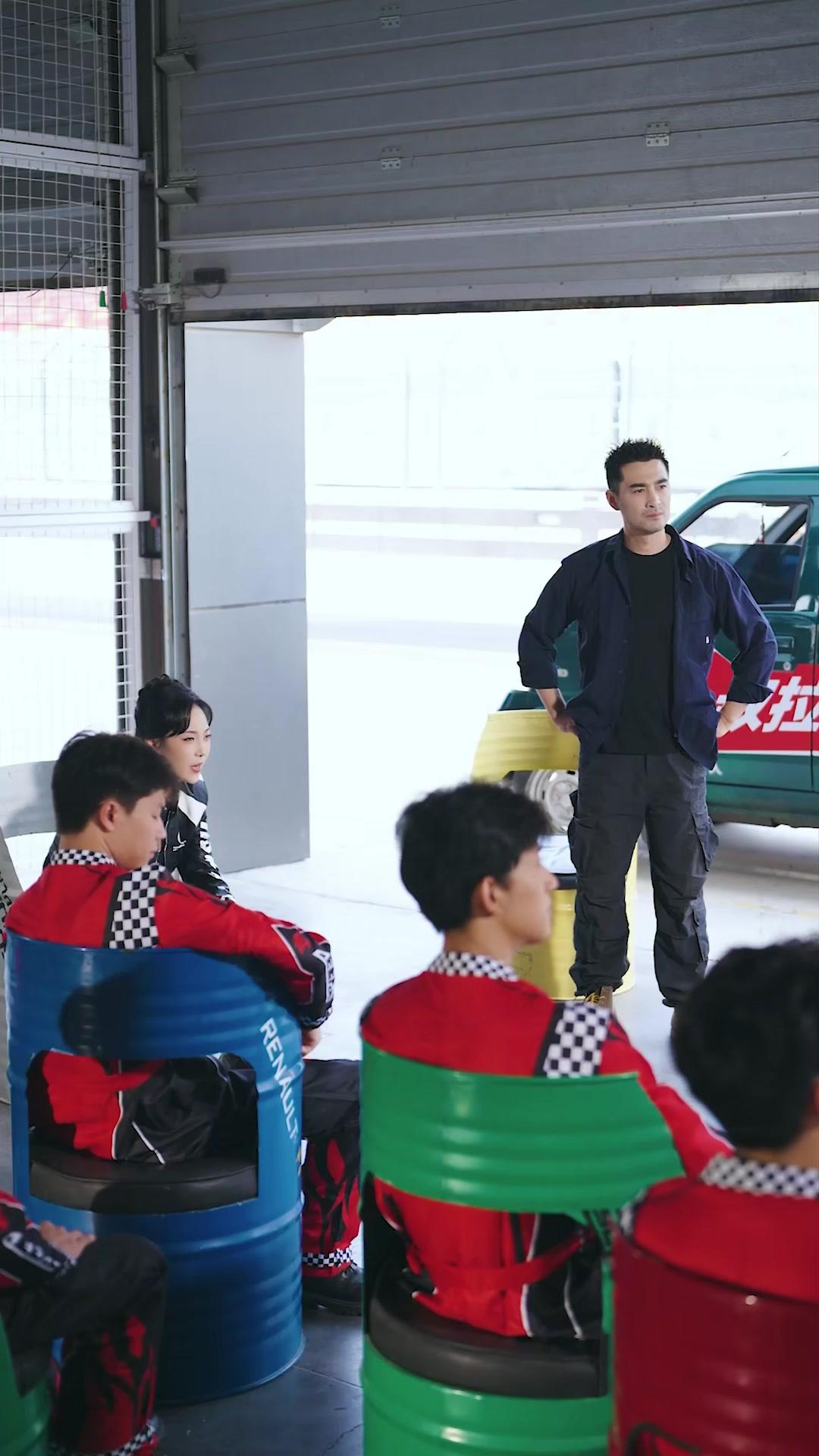 Kidding? That Washer Guy's a Racing PRO!  