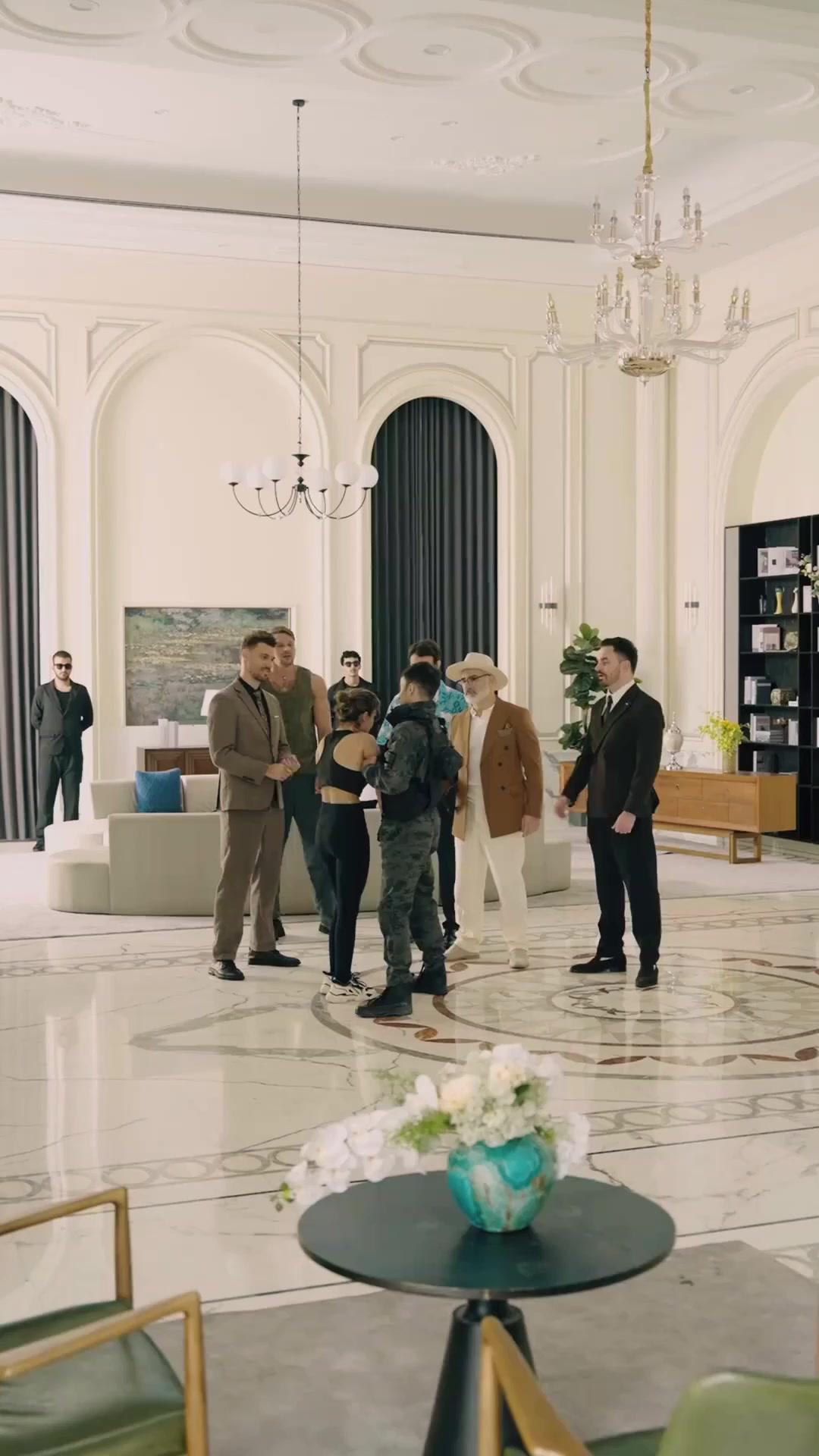 (Doblado) Los puños del engaño