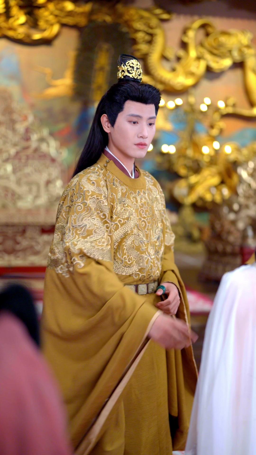 Sandiwara Kaisar Palsu