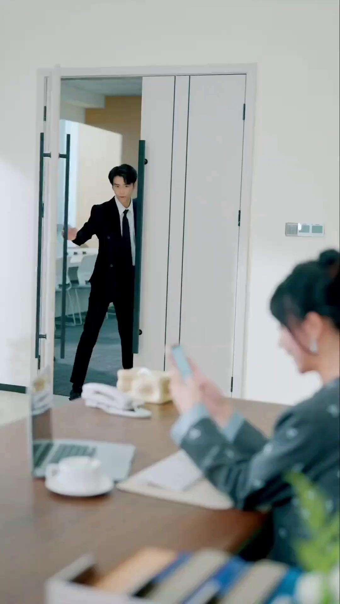 (พากย์เสียง) ดาวรักพัดหายในสายลม