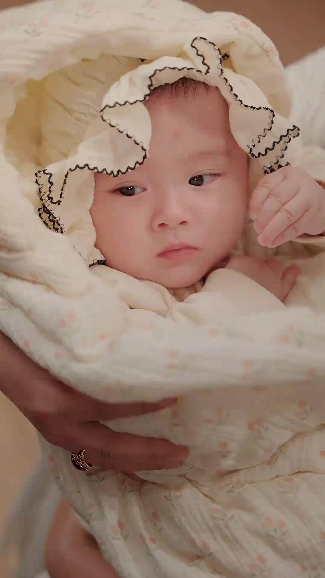 (Sulih suara) Si Kecil Ajaib Kesayangan Keluarga