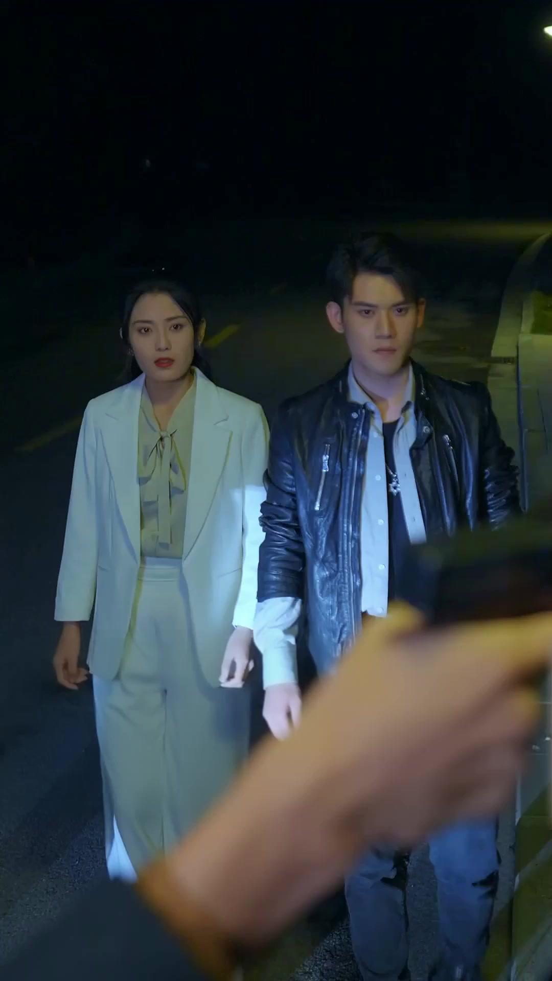 Ẩn Long Ngạo Thế