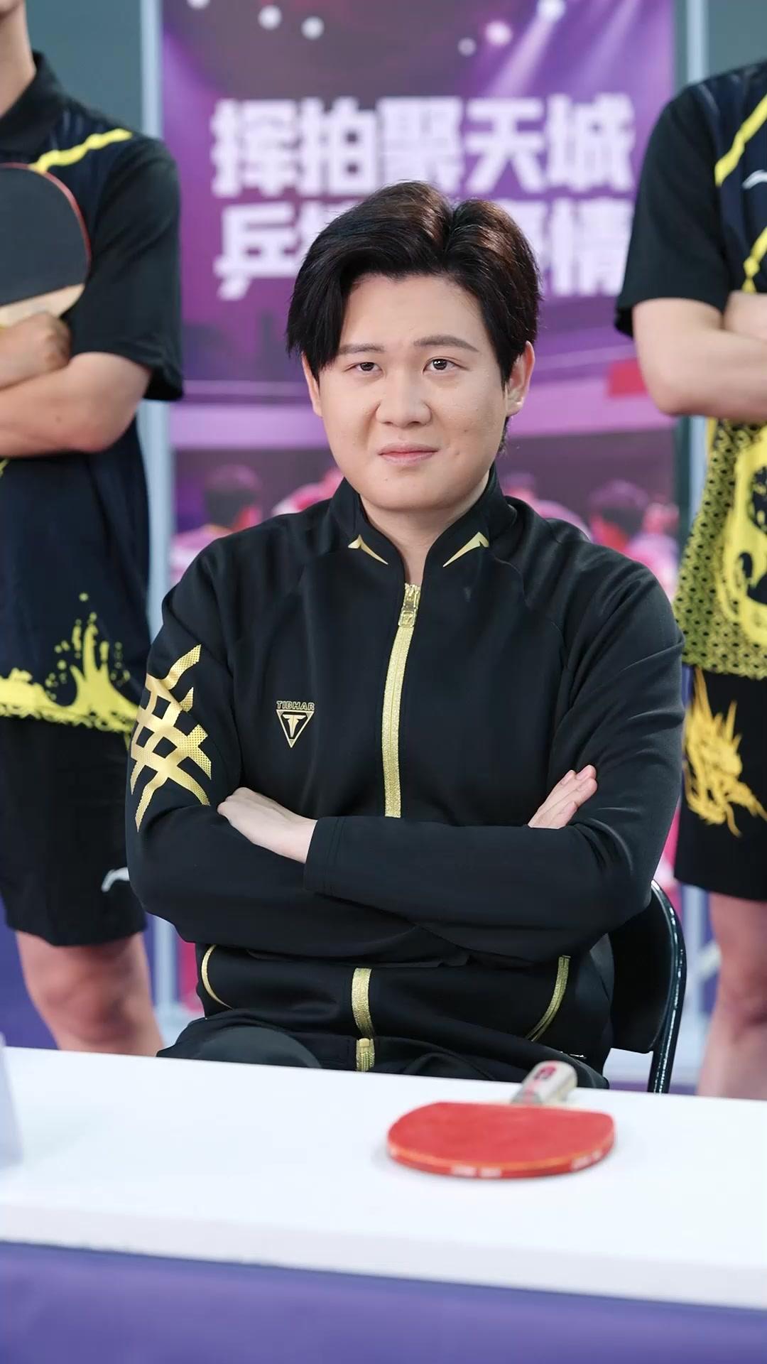 라켓을 든 소녀