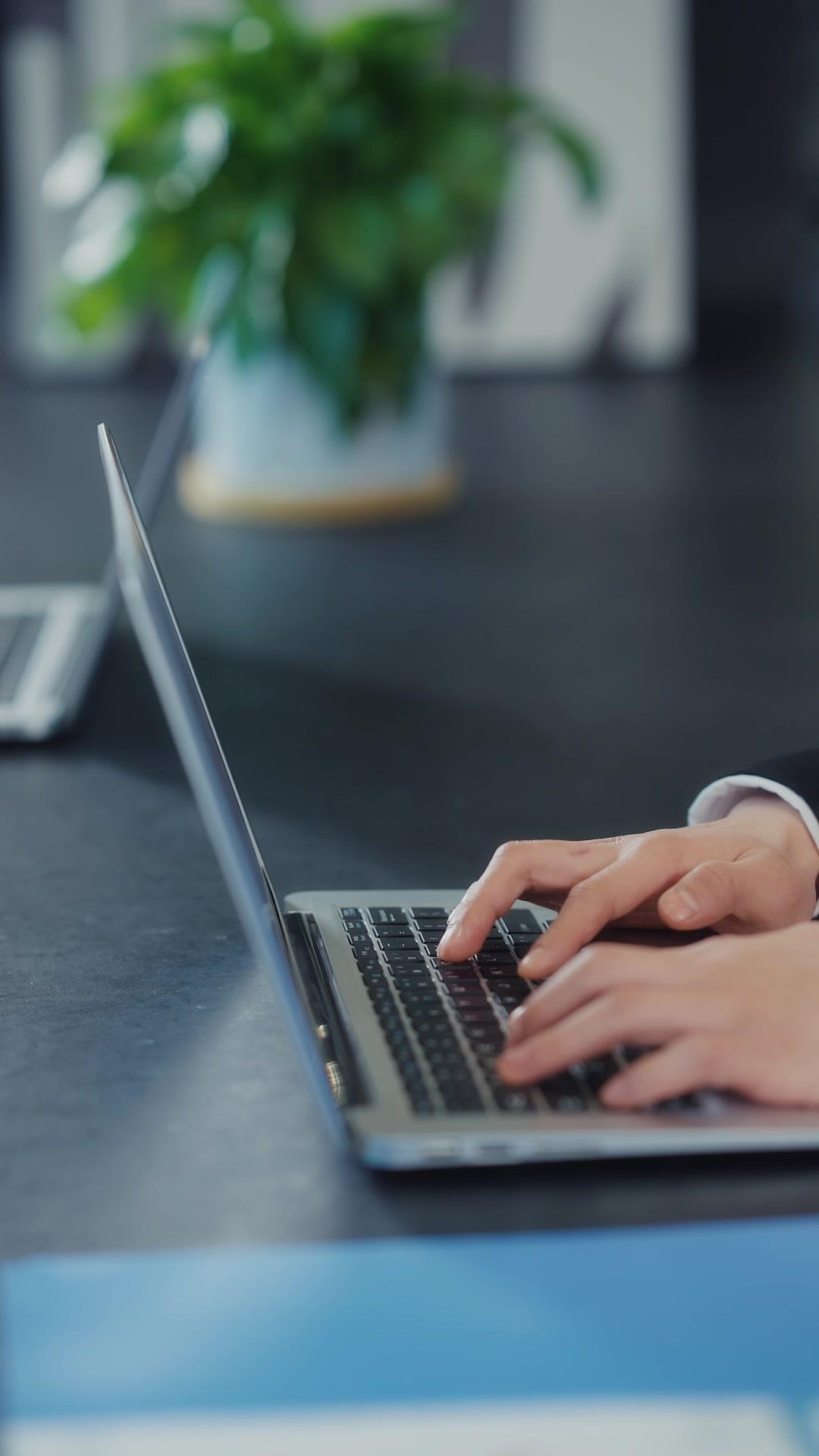 Rahsia Seorang Isteri