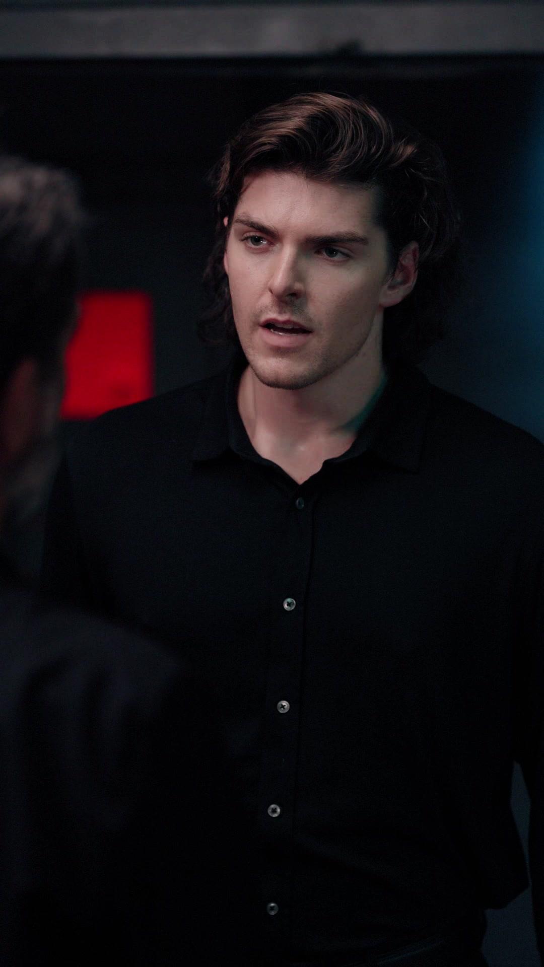 Con el mafioso que rechazaste