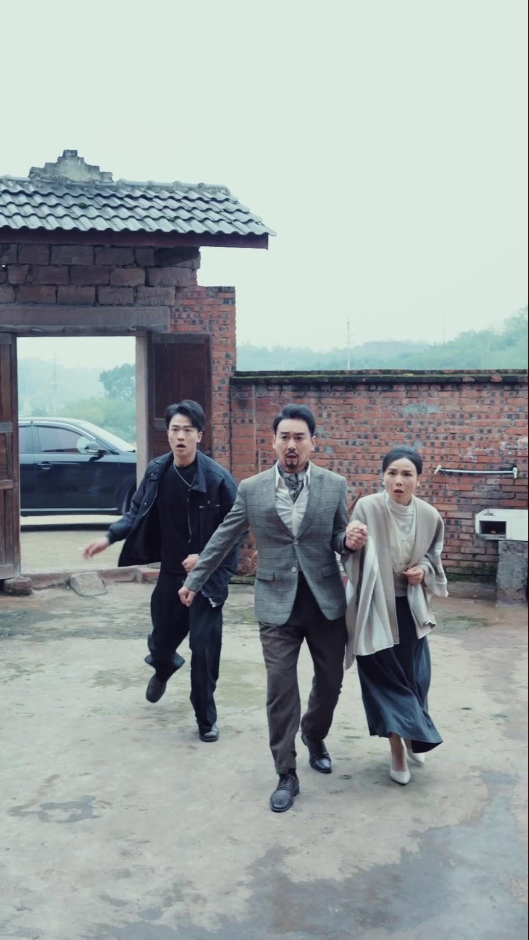 爸媽，你們是誰？