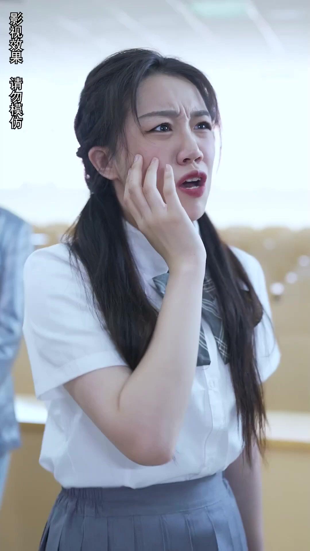 Okulda Fırtınalar Estiren Ben