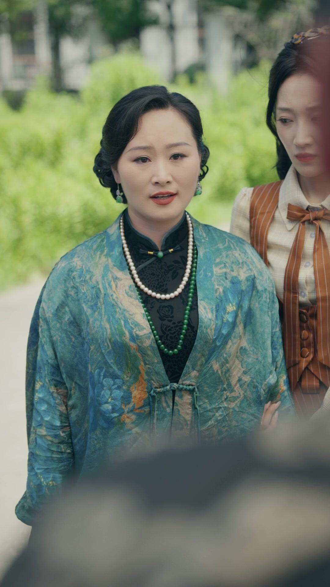 Komandan, Putrimu Tukang Sepatu